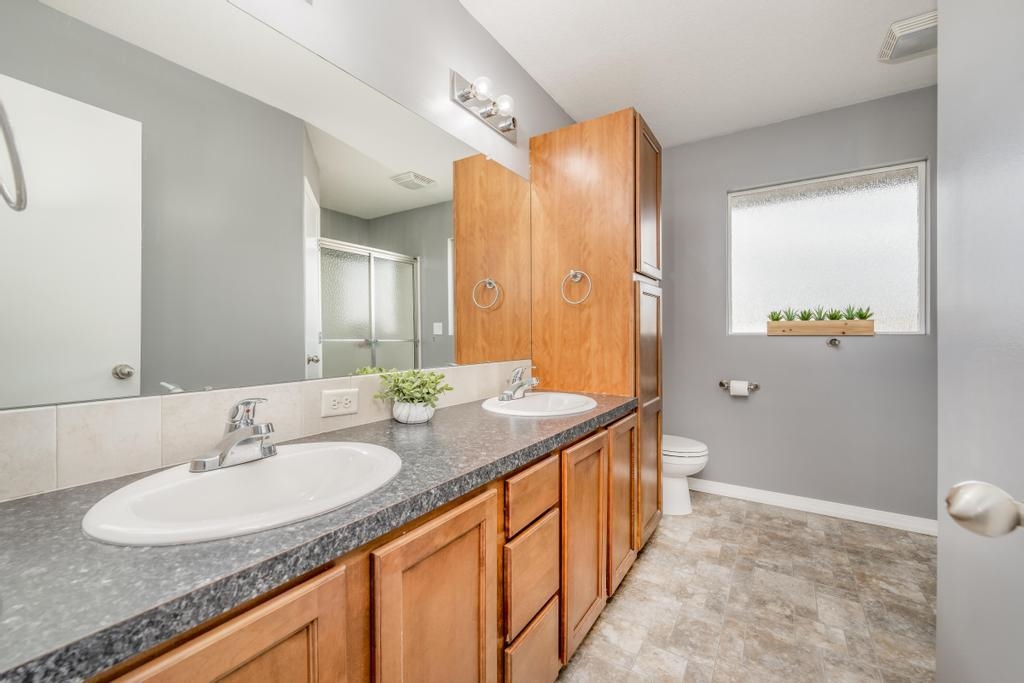 For Sale: 5534 S Meadowview Ct, Wichita KS