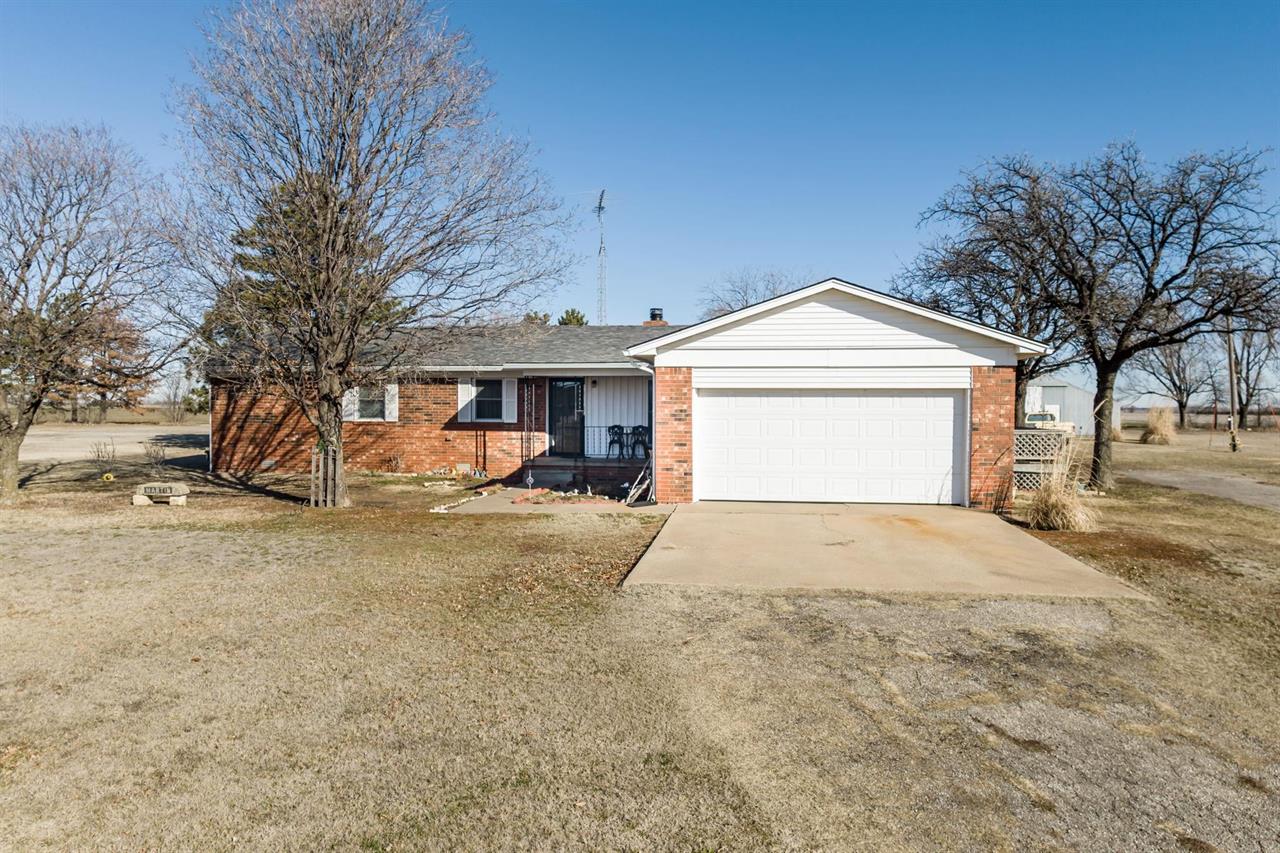 For Sale: 672 E 10th, Wellington KS