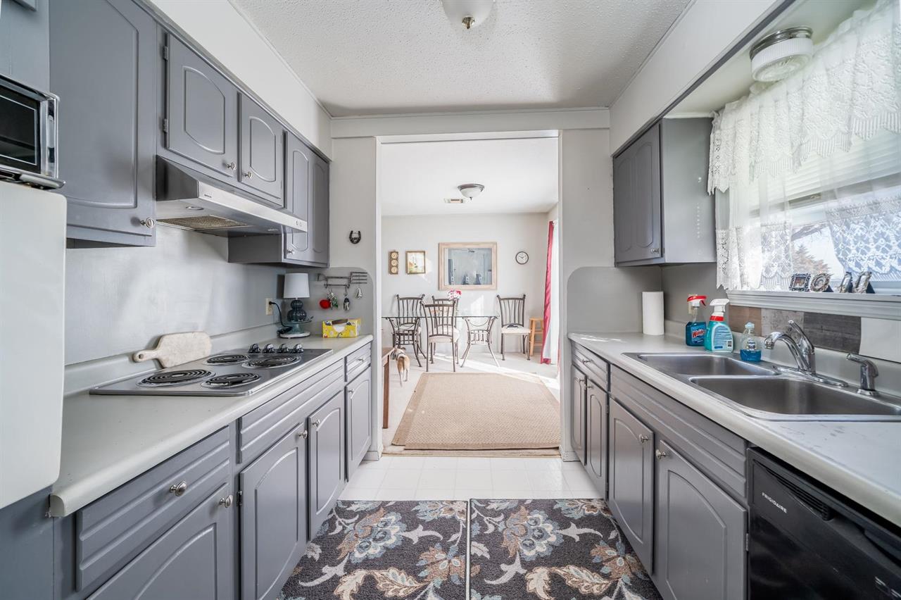 For Sale: 672 E 10th, Wellington KS