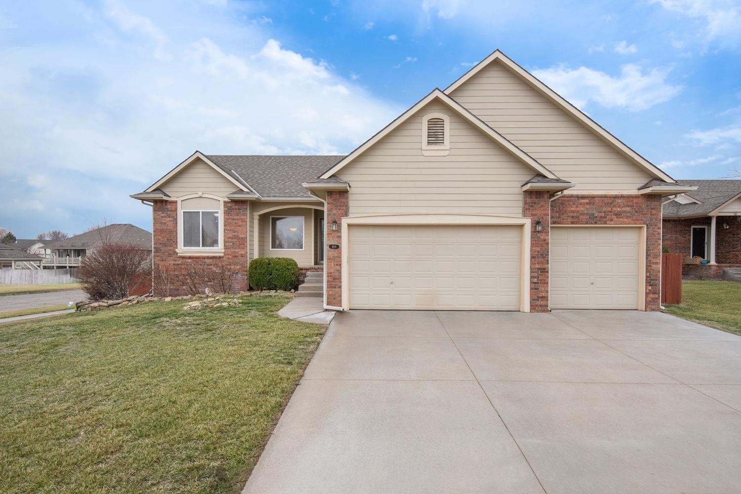 608 Brentwood Pl, Andover, KS 67002