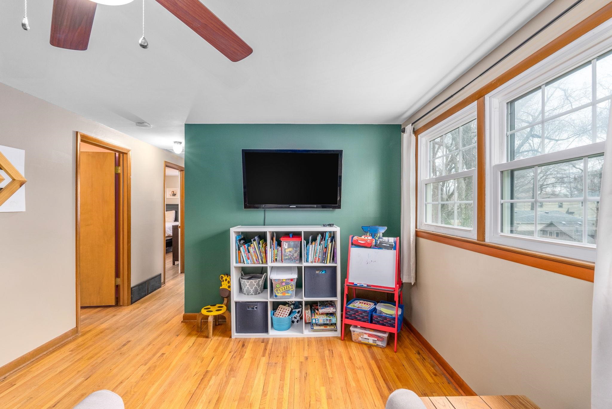 3821 W Westport