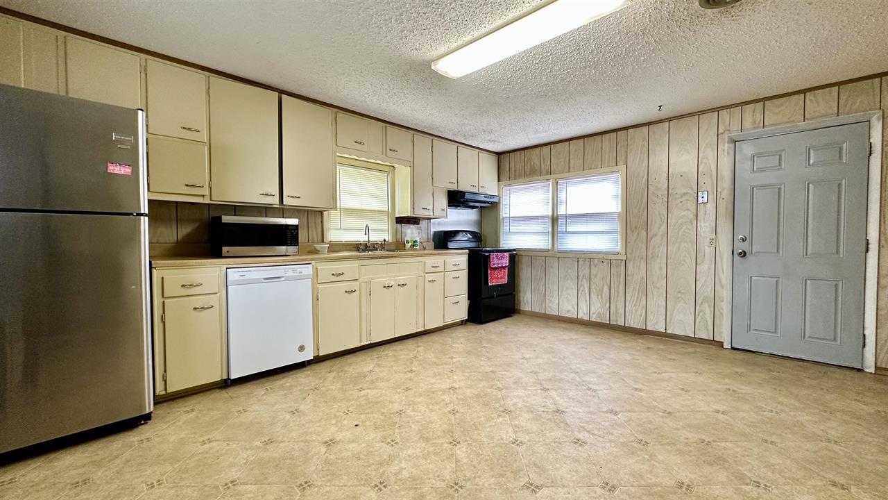 For Sale: 838 S Bleckley Dr, Wichita KS