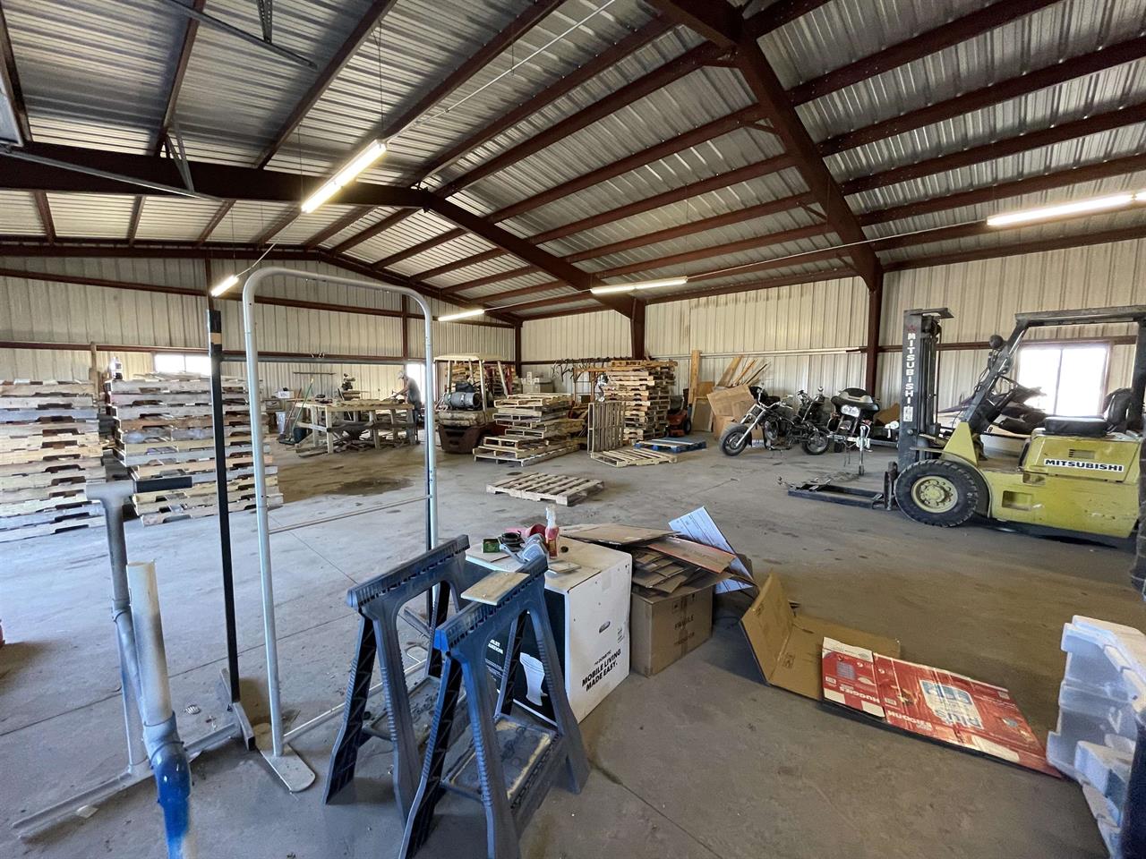 For Sale: 31 SE 100th St, Leon KS
