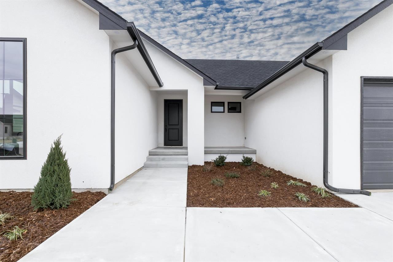 For Sale: 9705 W Cedar Ln, Maize, KS 67101,  