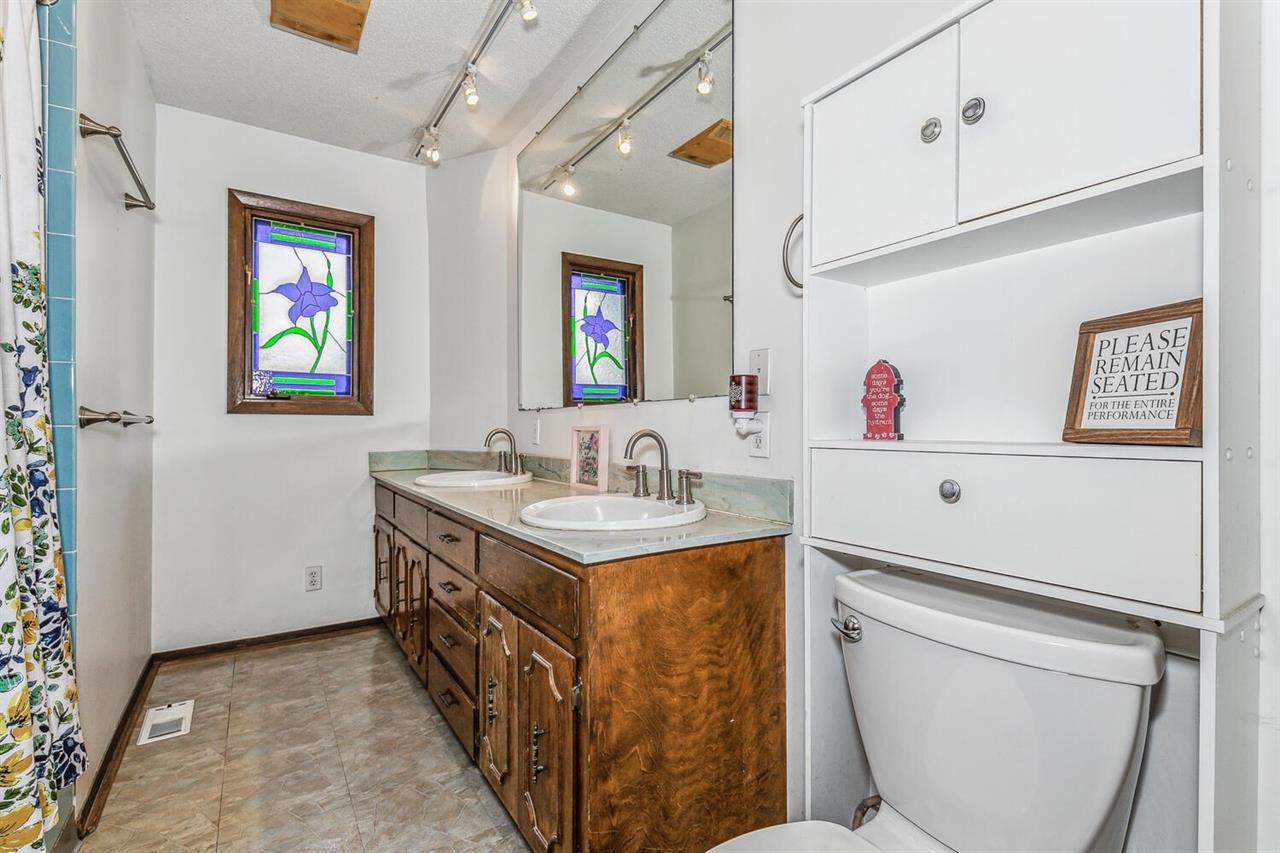 For Sale: 16297 NE 30th St, Cheney KS