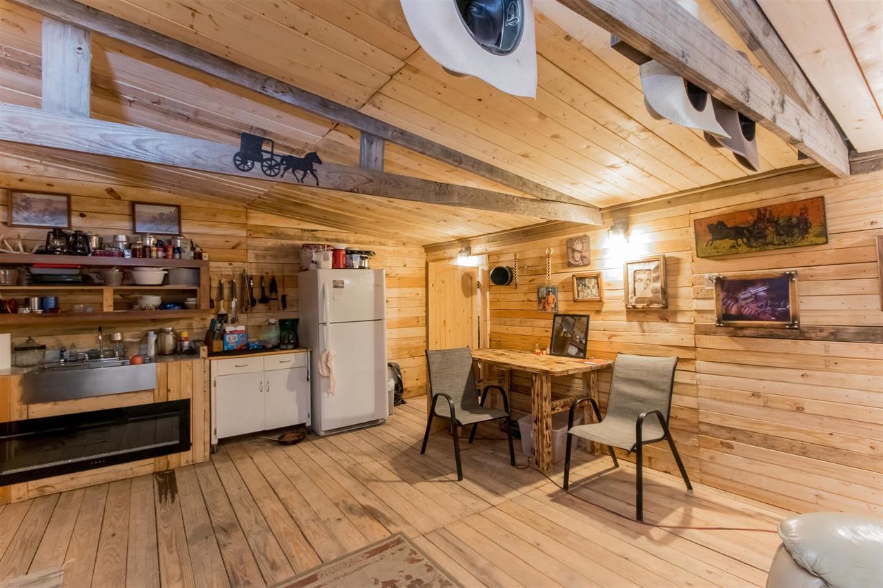 For Sale: 3008 E Vine St, Parkerfield KS