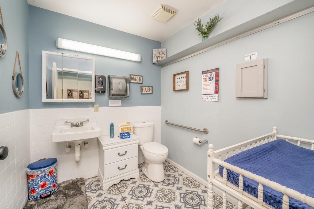 For Sale: 1726  Chicago Ave, Winfield KS