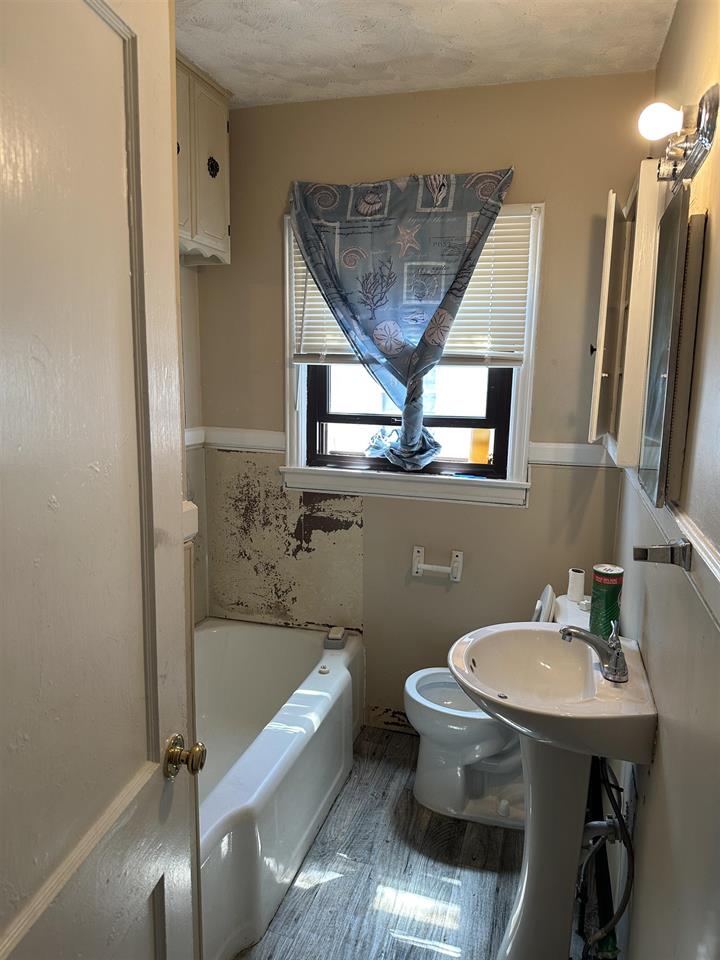 For Sale: 925  Harding St, Wichita KS