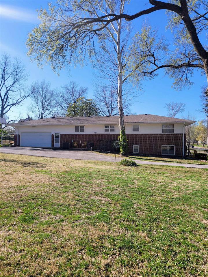 For Sale: 300 E 3rd St, Eureka KS