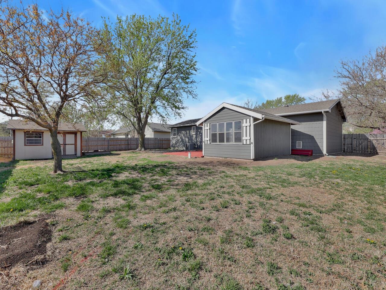 For Sale: 208 N Heather Ln, Maize KS