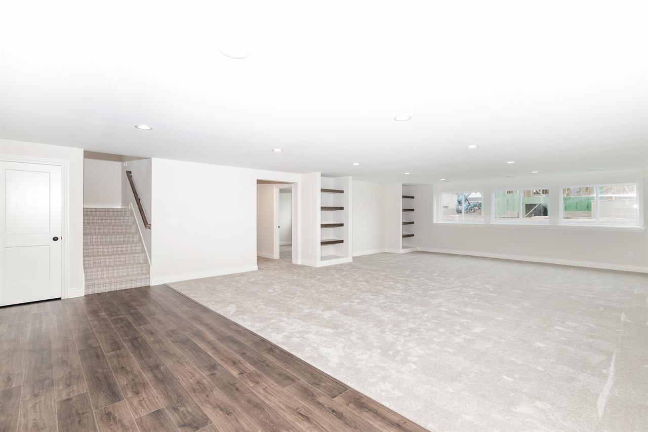 For Sale: 165 S Ciderbluff Ct, Wichita, KS 67052,  