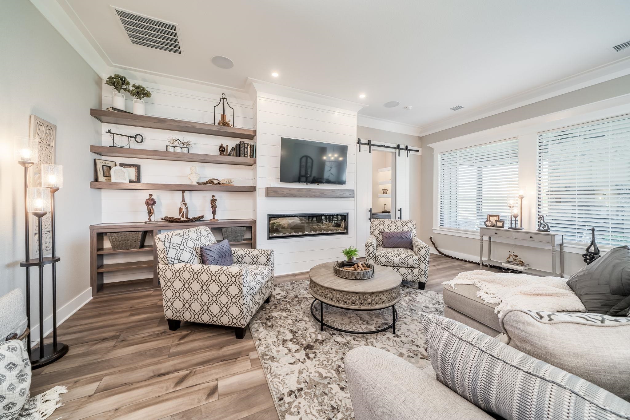 8312 Waterway Ct