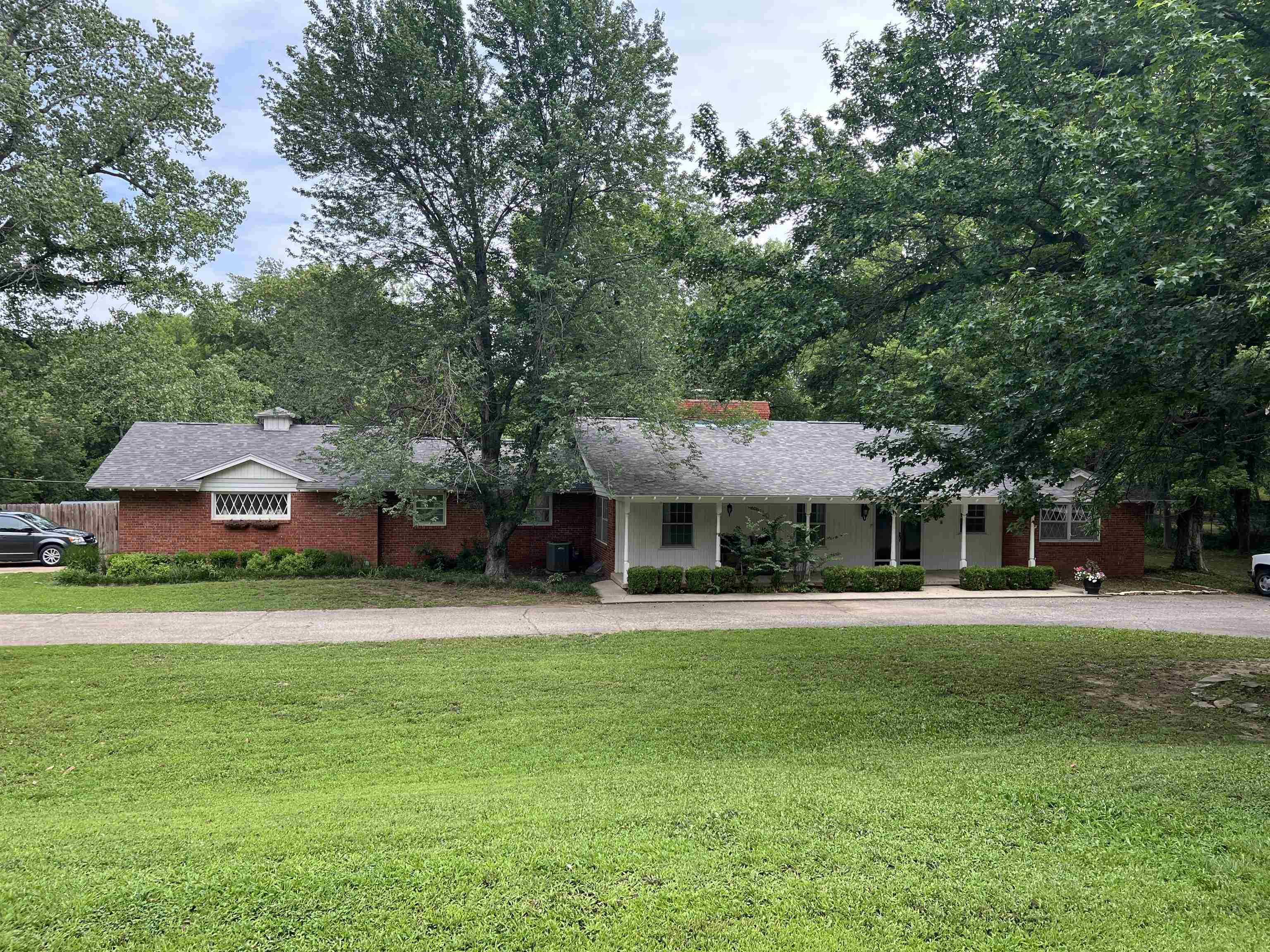 6 Edgewood Lane
