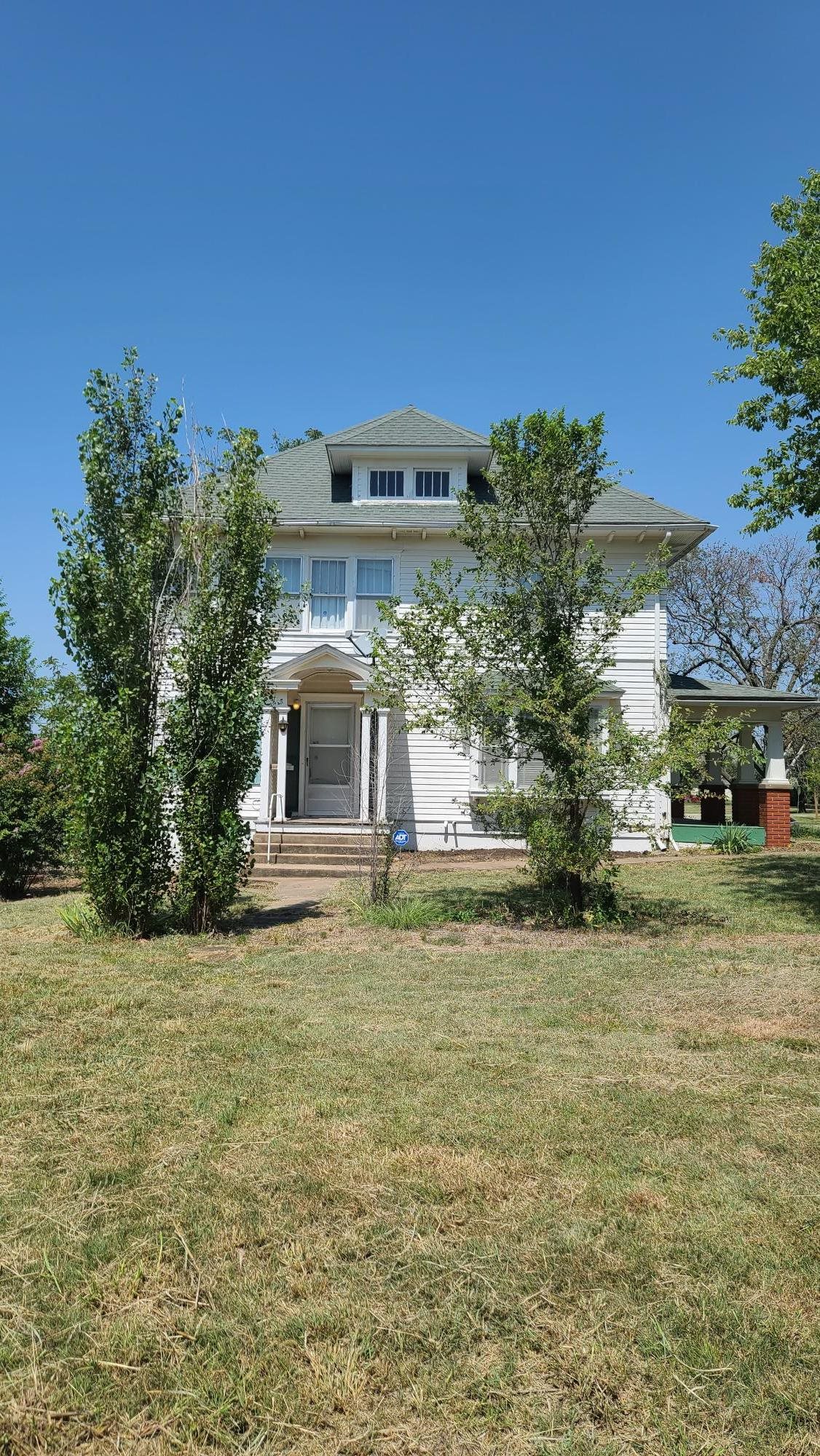 1001 Cedar