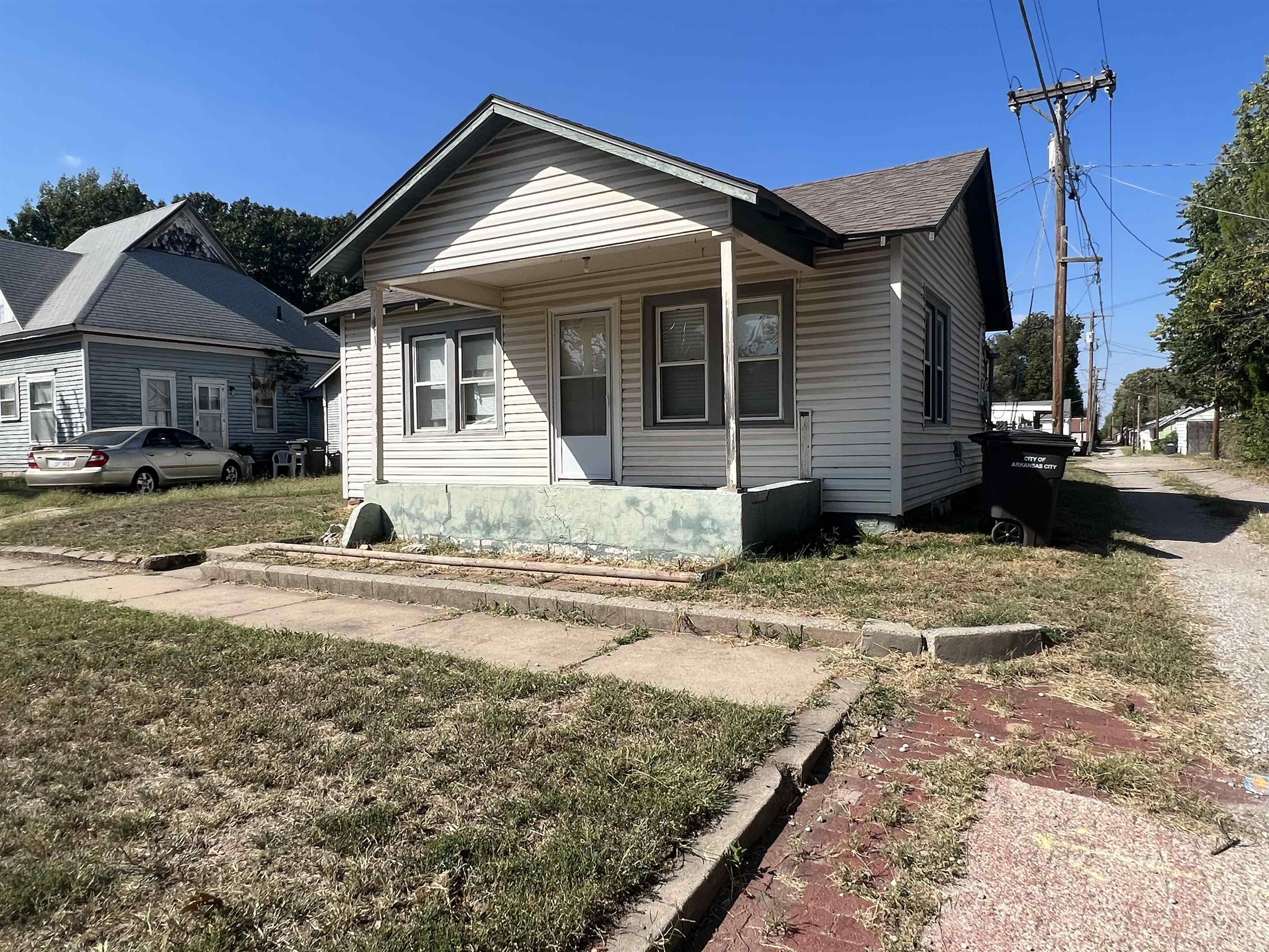 412 E Monroe
