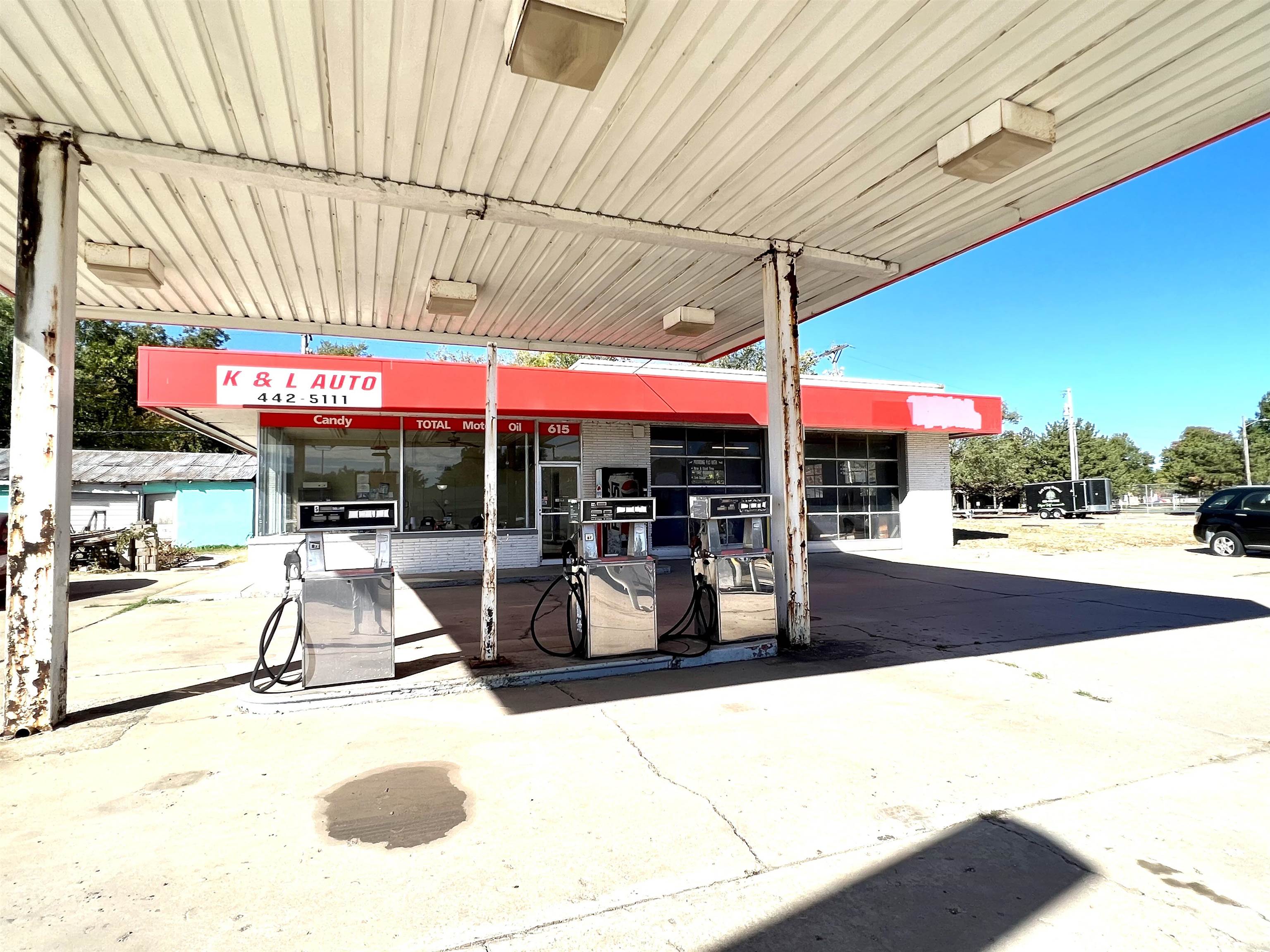 615 N Summit