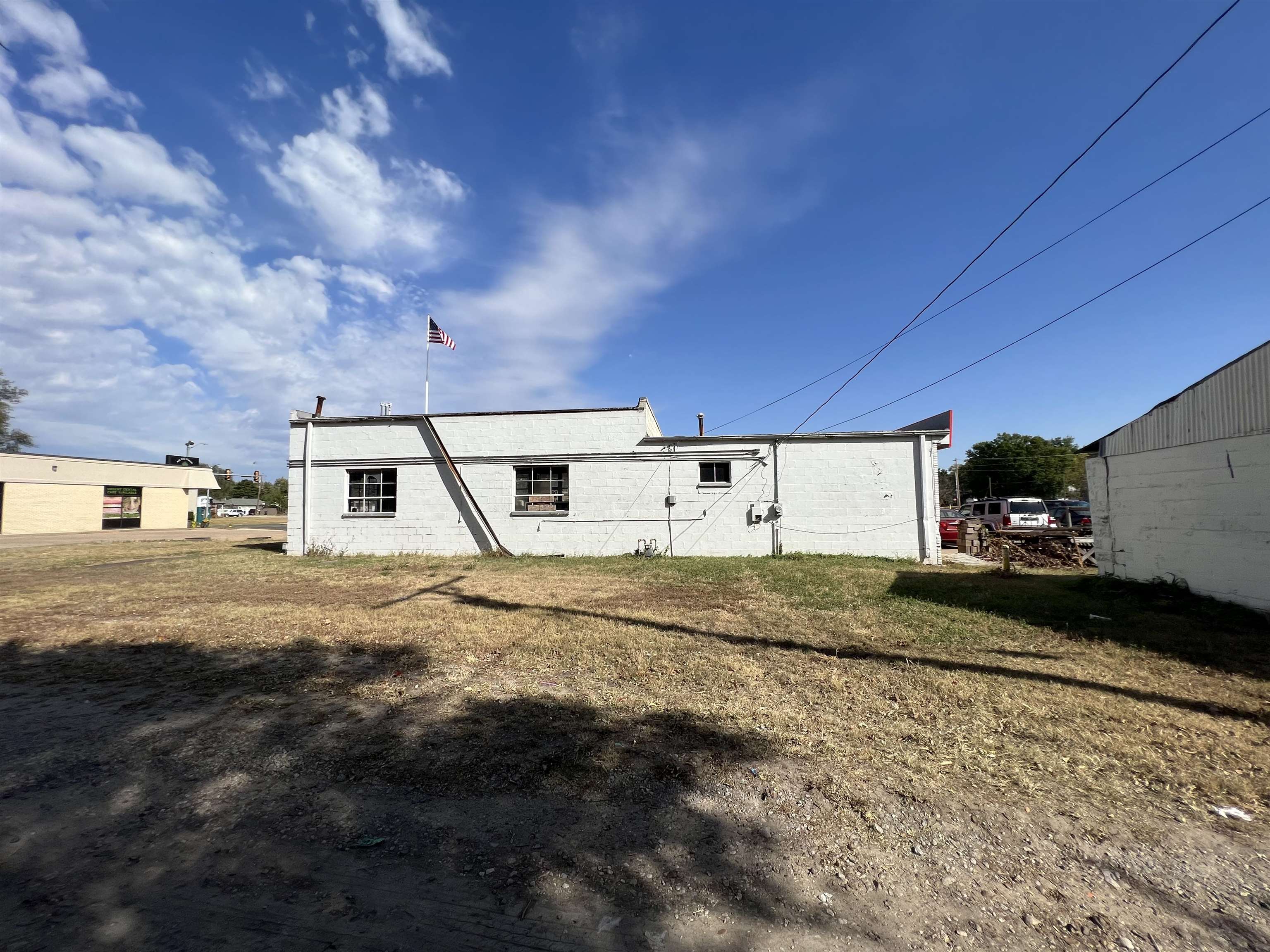 615 N Summit