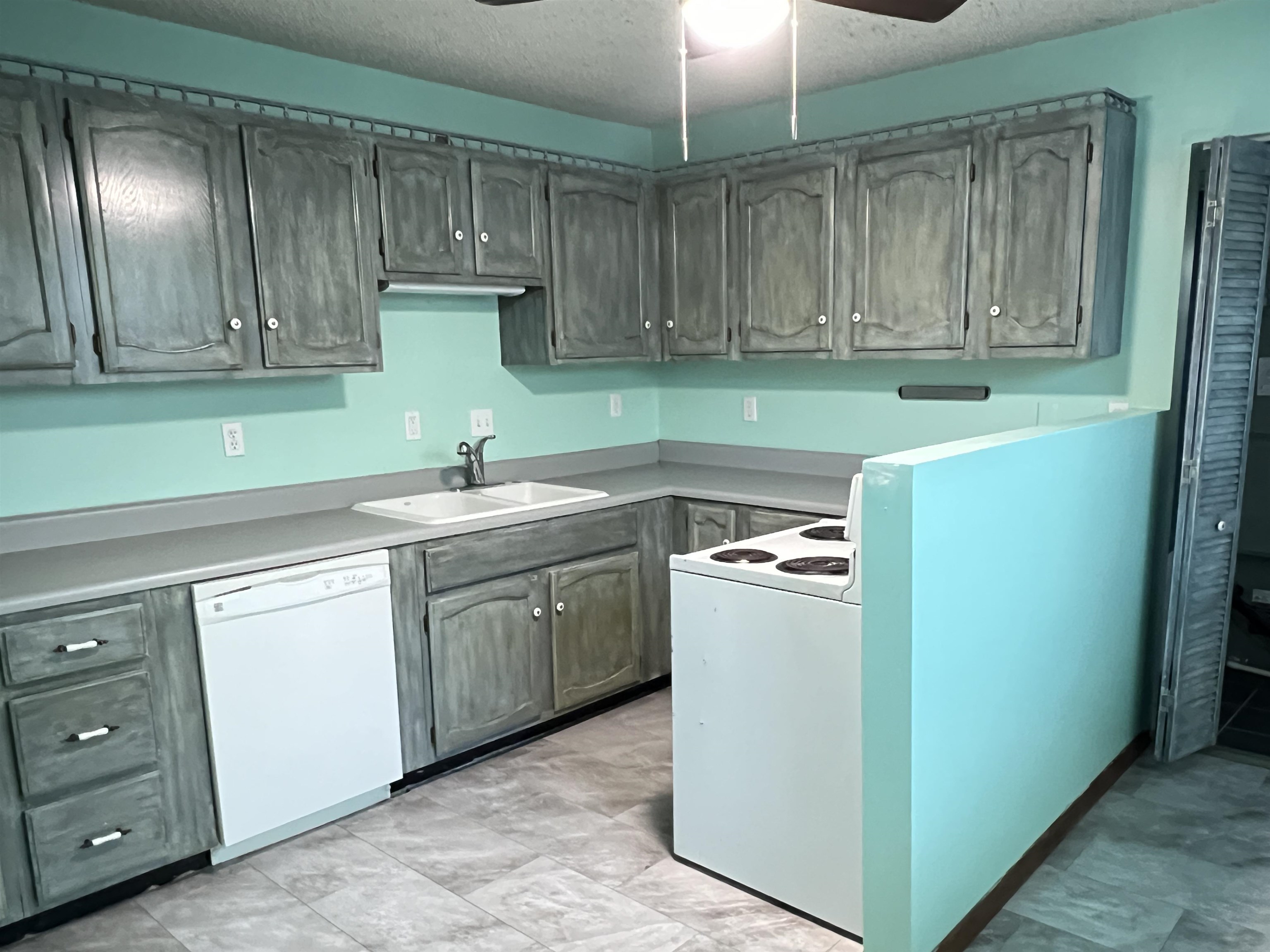 1515 W Colorado