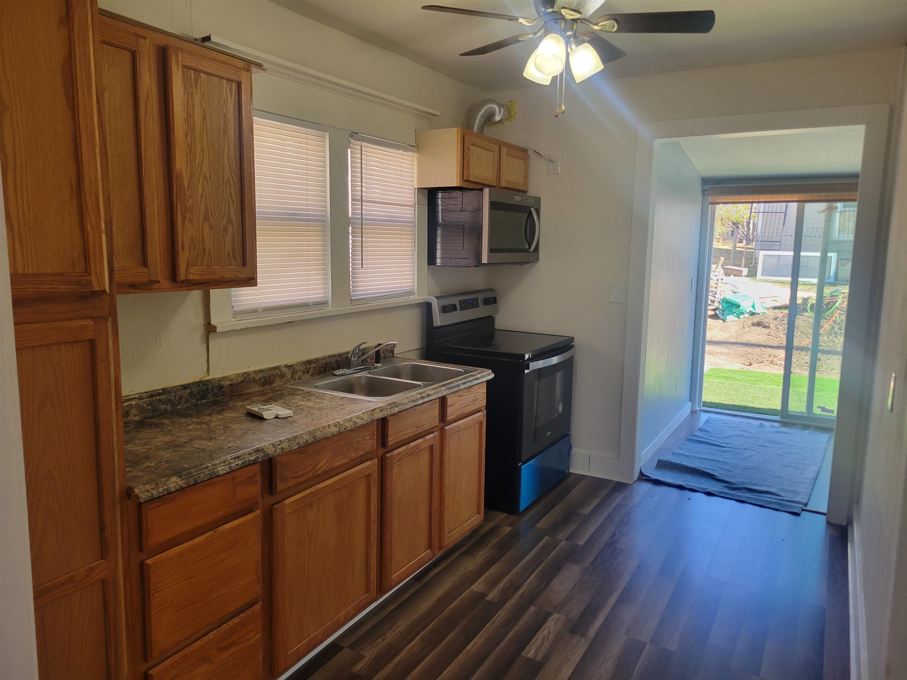706 S 1st