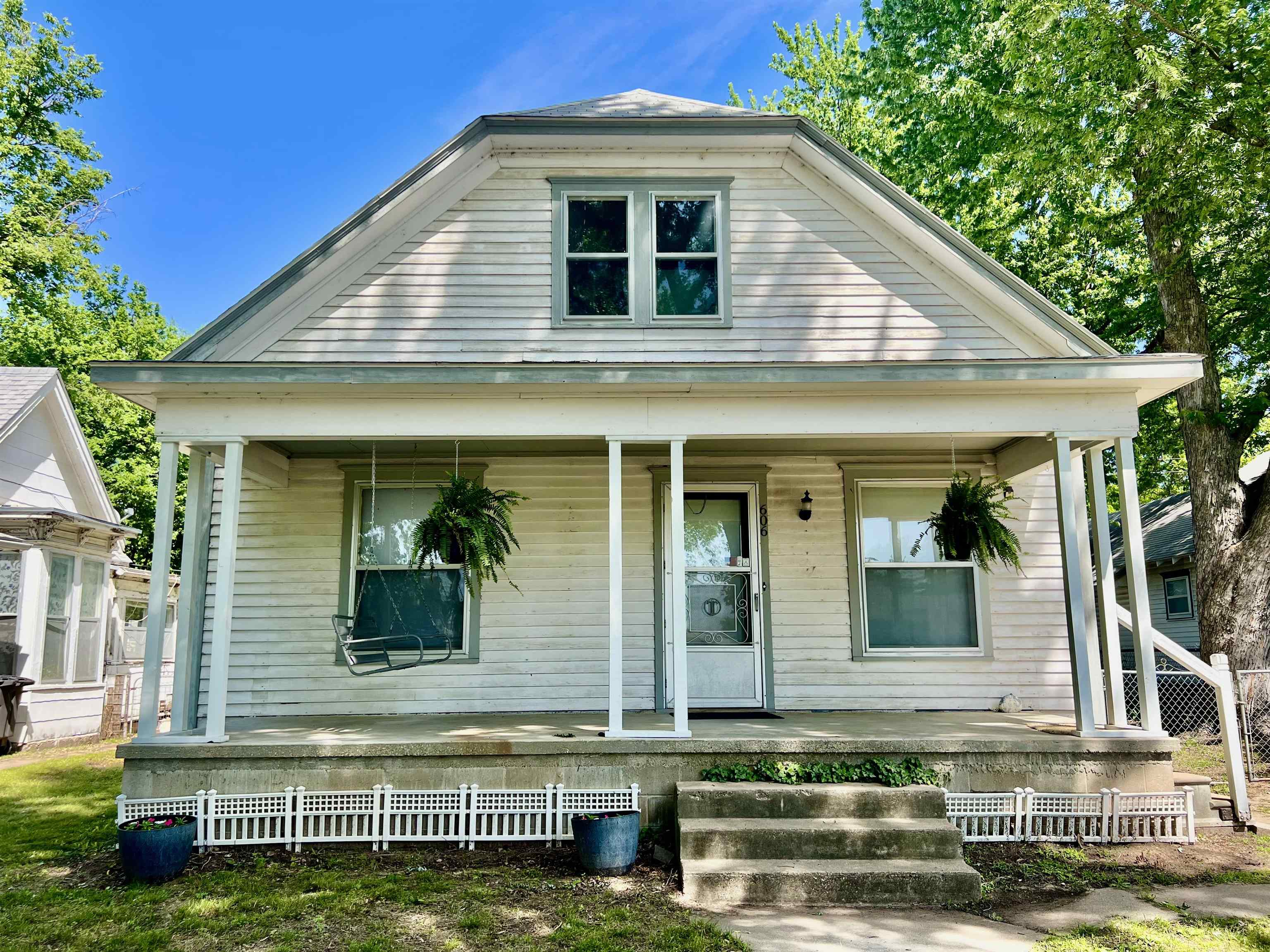 606 N B Street
