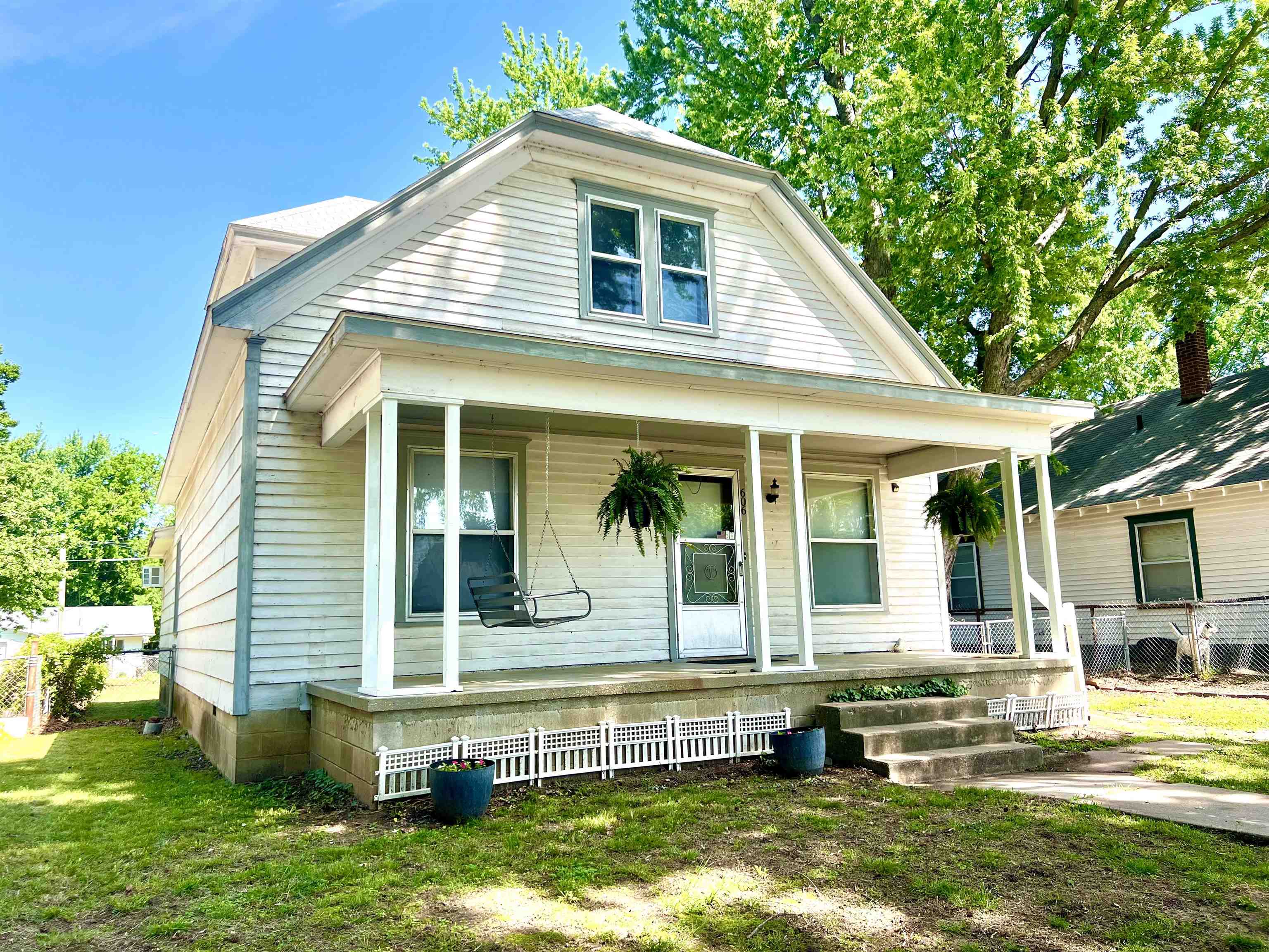 606 N B Street