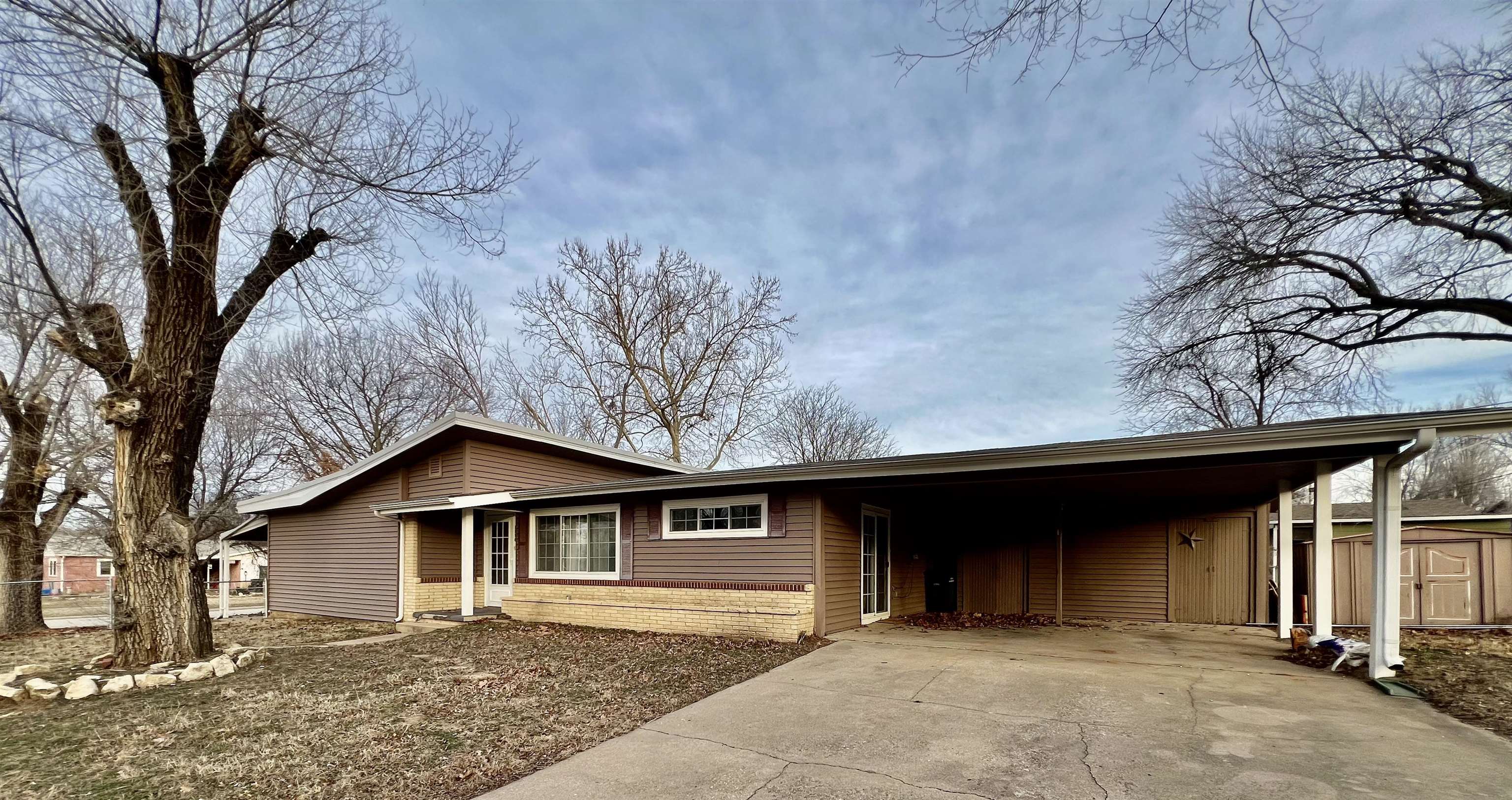 1116 W Pine