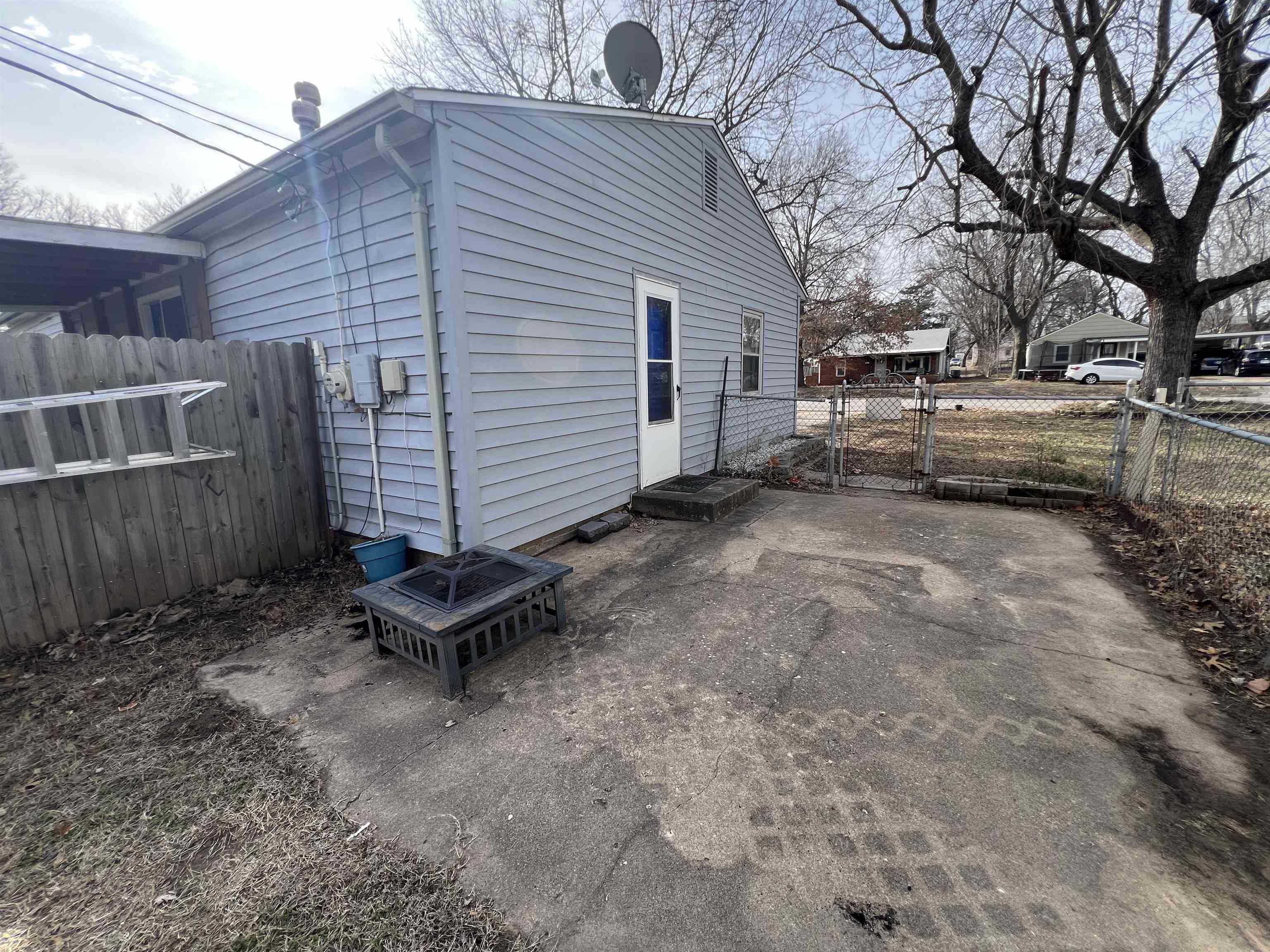 1616 N 6th