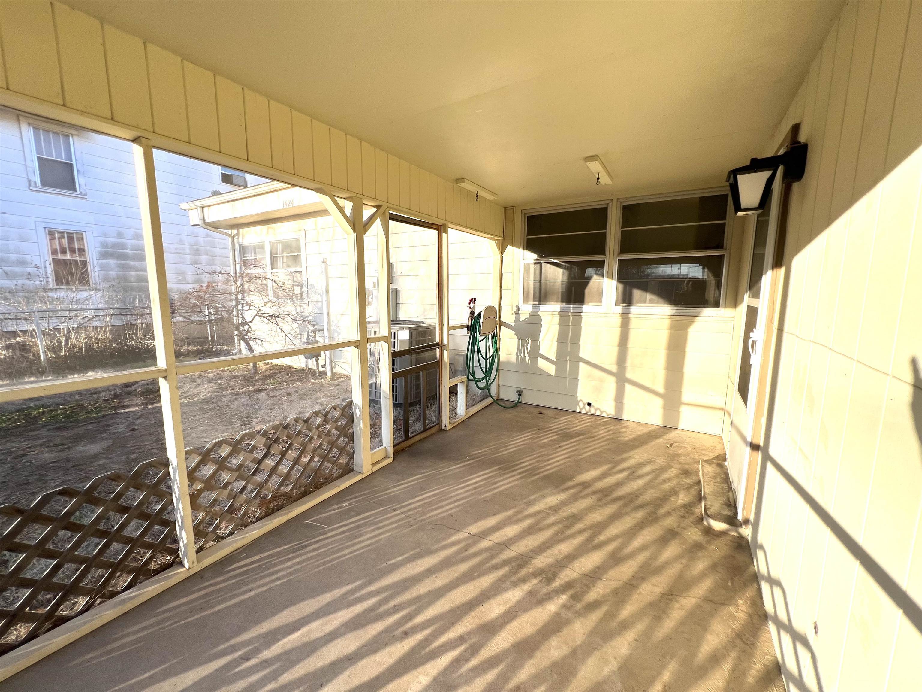 1424 N 2nd
