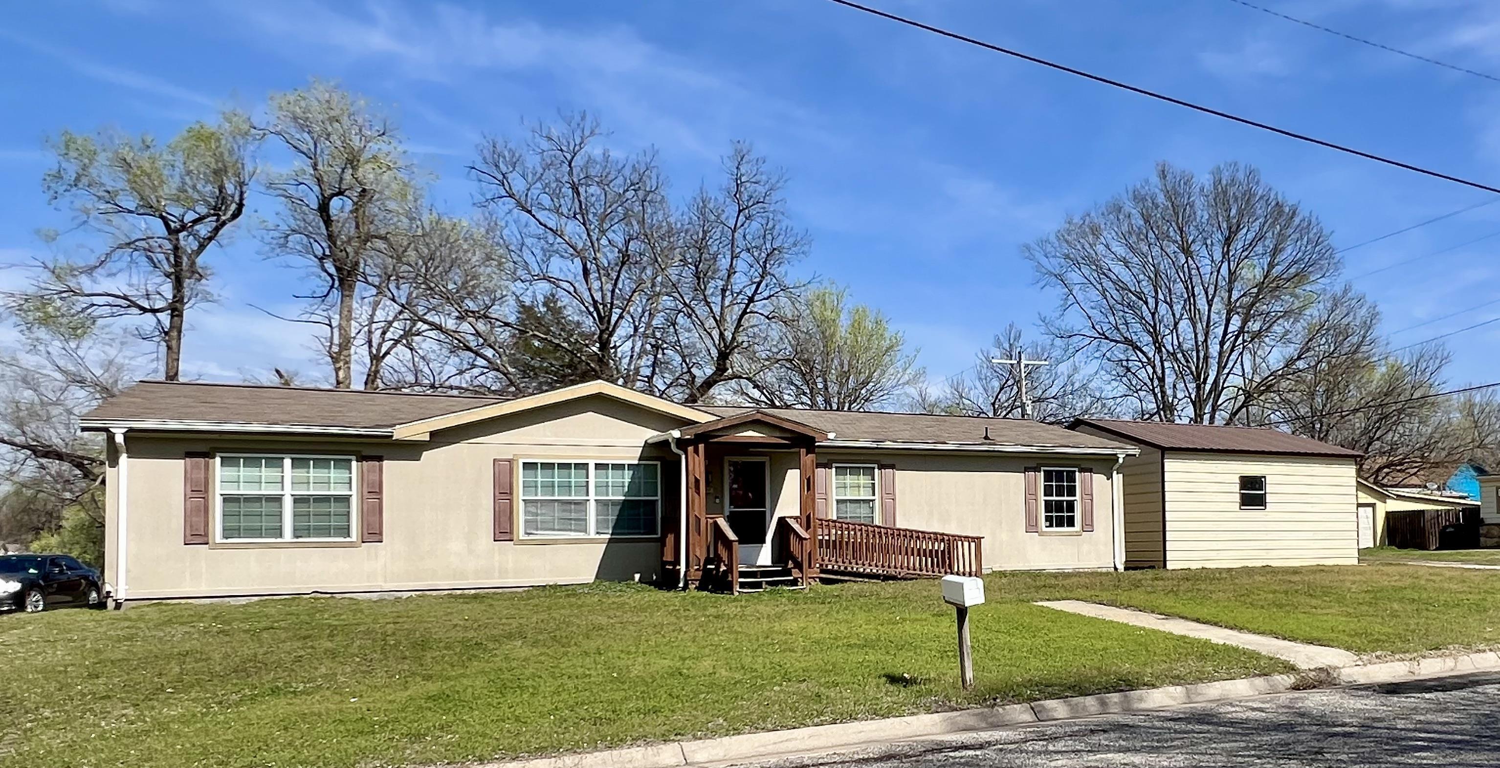 618 W Cedar