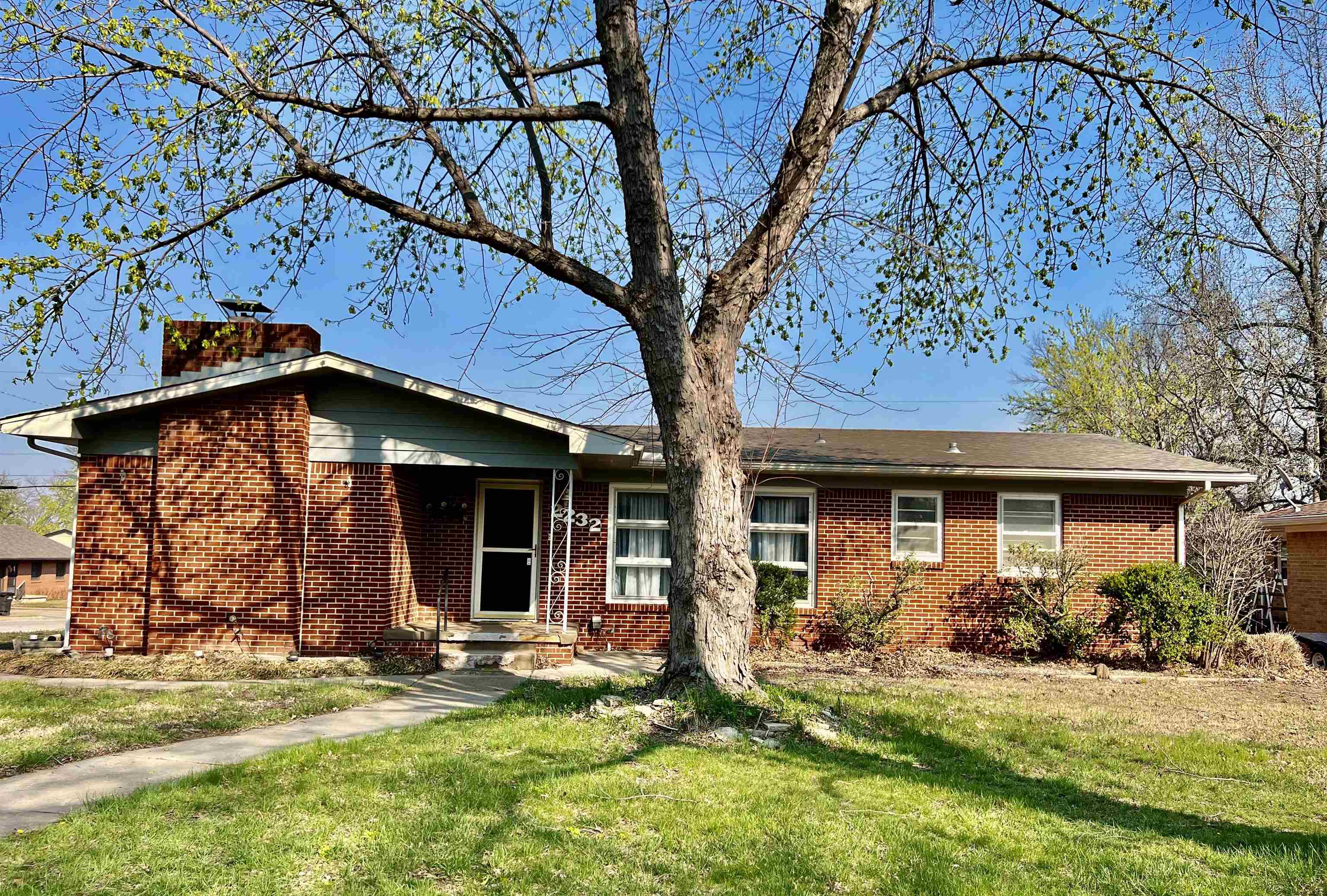 2232 Edgemont Dr