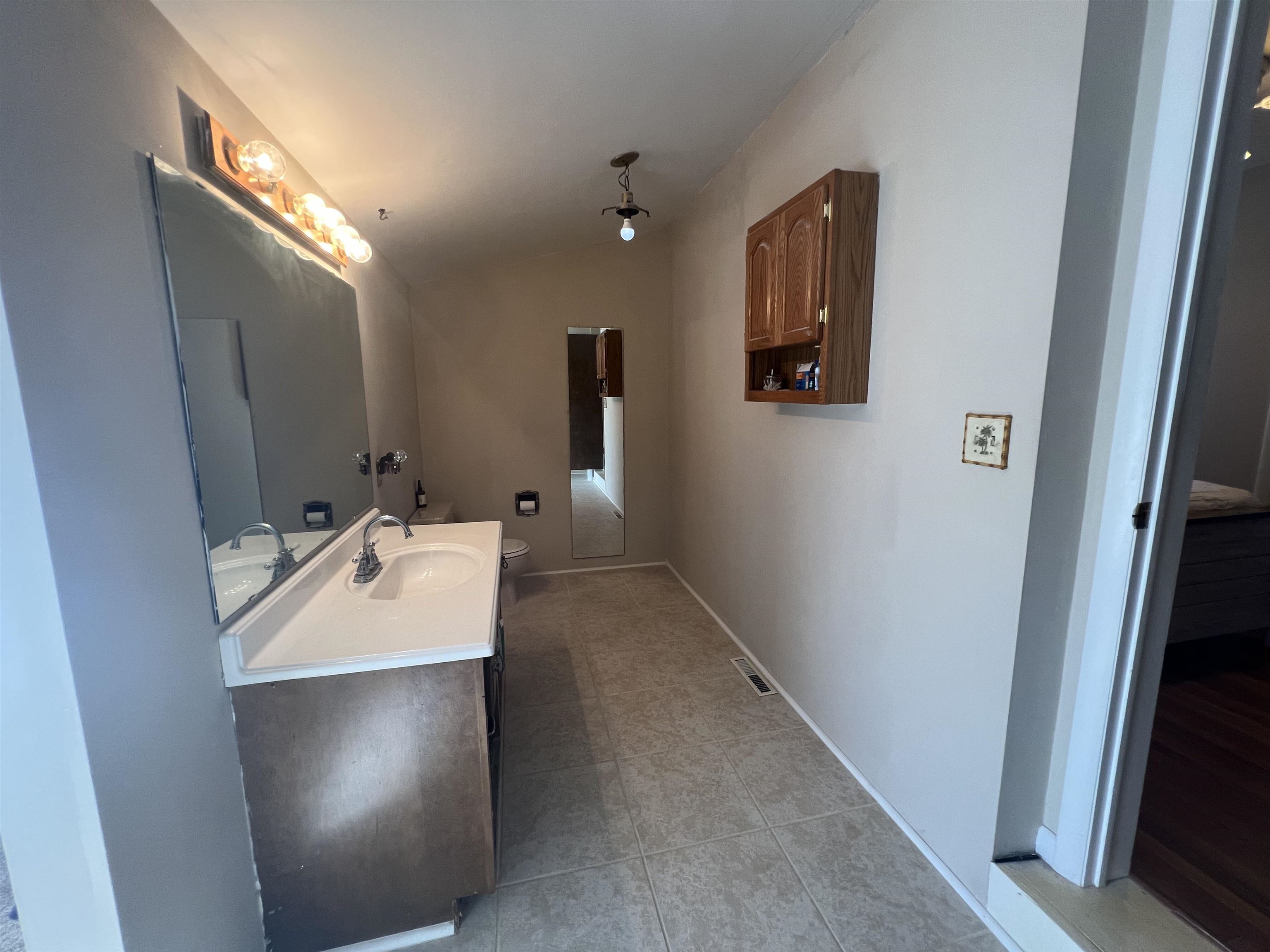 2232 Edgemont Dr