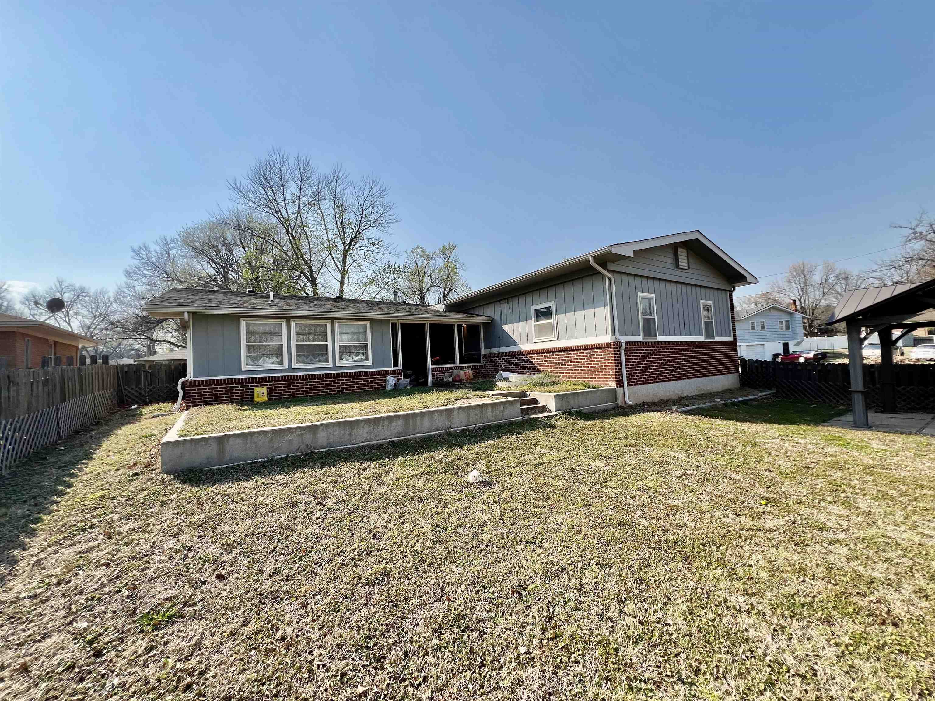 2232 Edgemont Dr