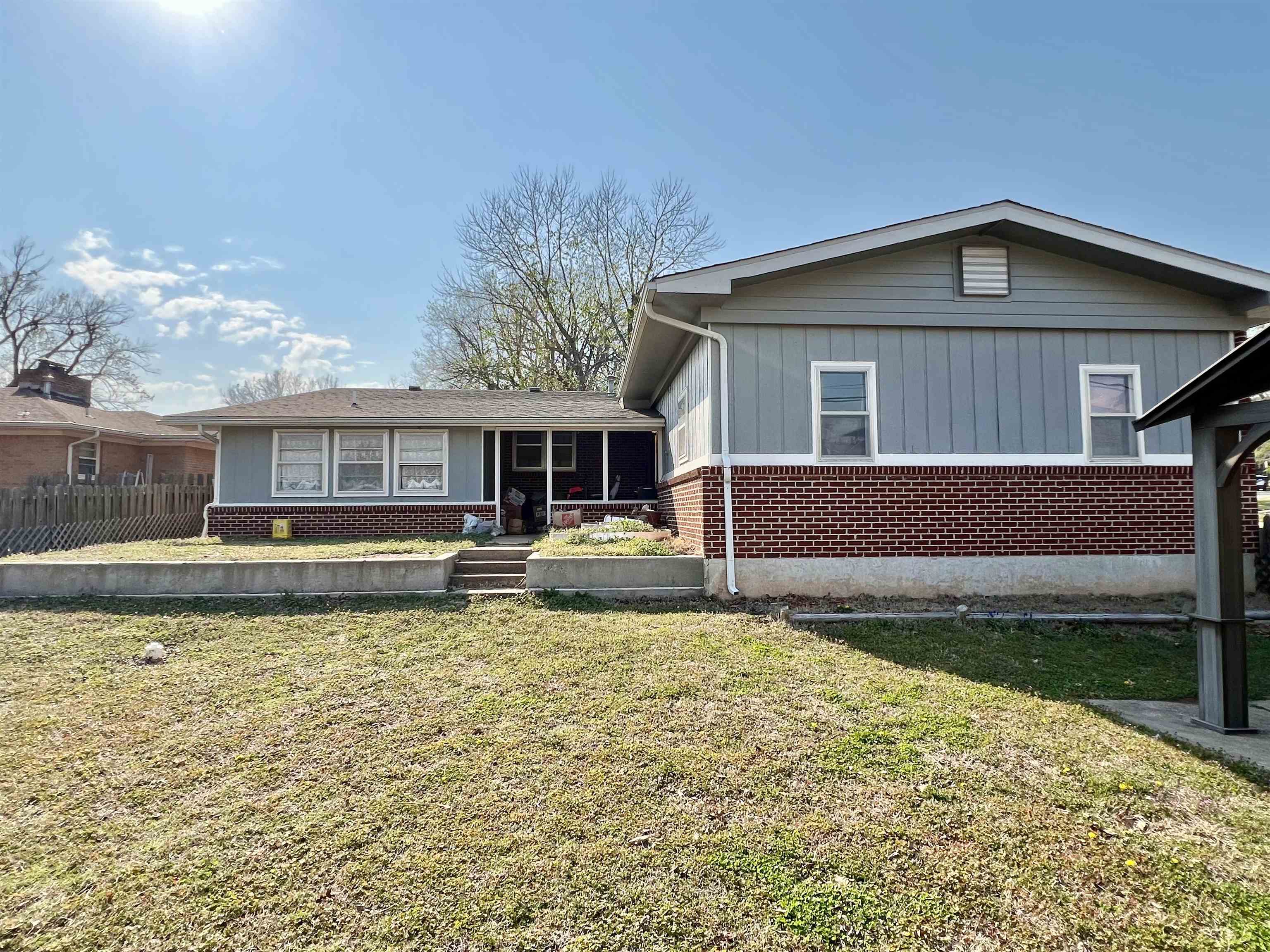 2232 Edgemont Dr