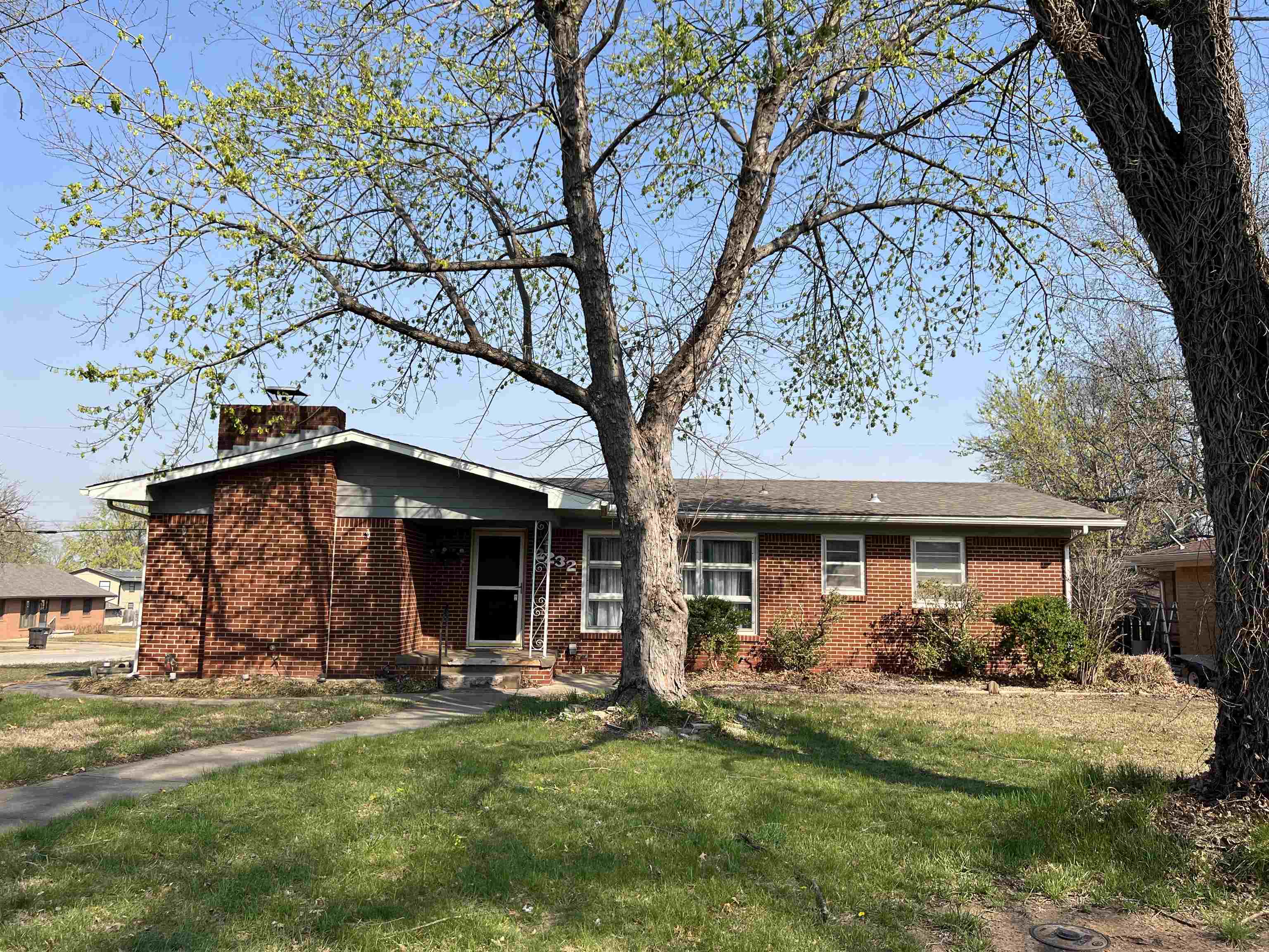 2232 Edgemont Dr