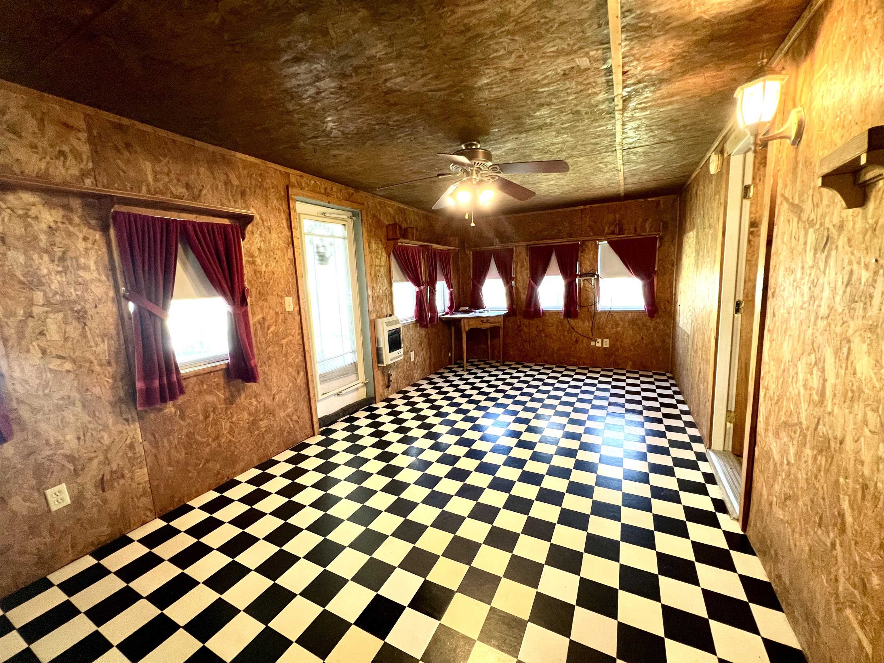 1524 W Oklahoma
