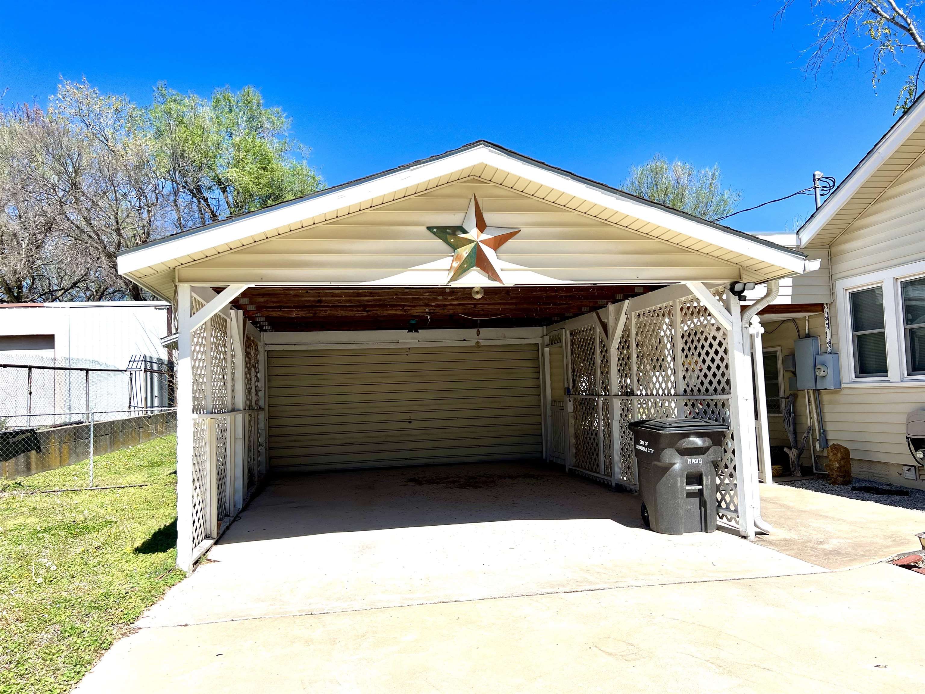 1524 W Oklahoma