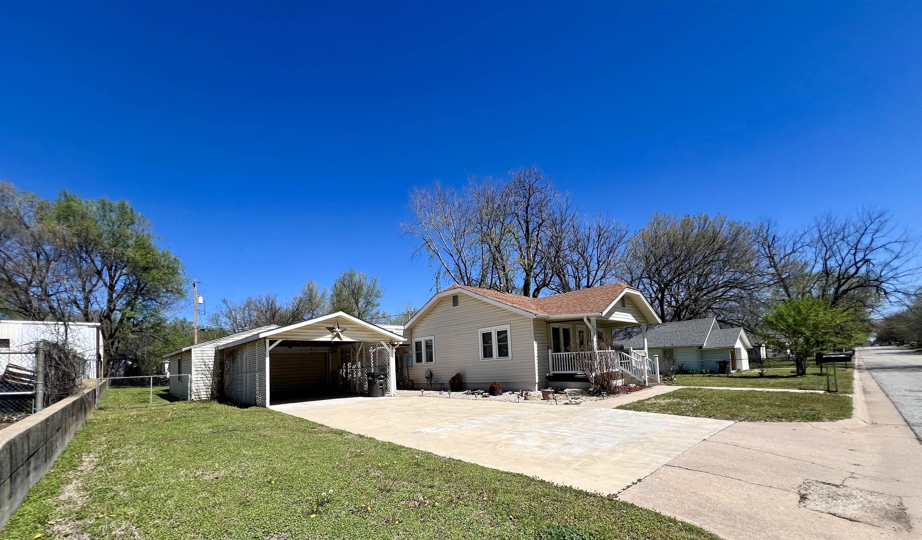 1524 W Oklahoma