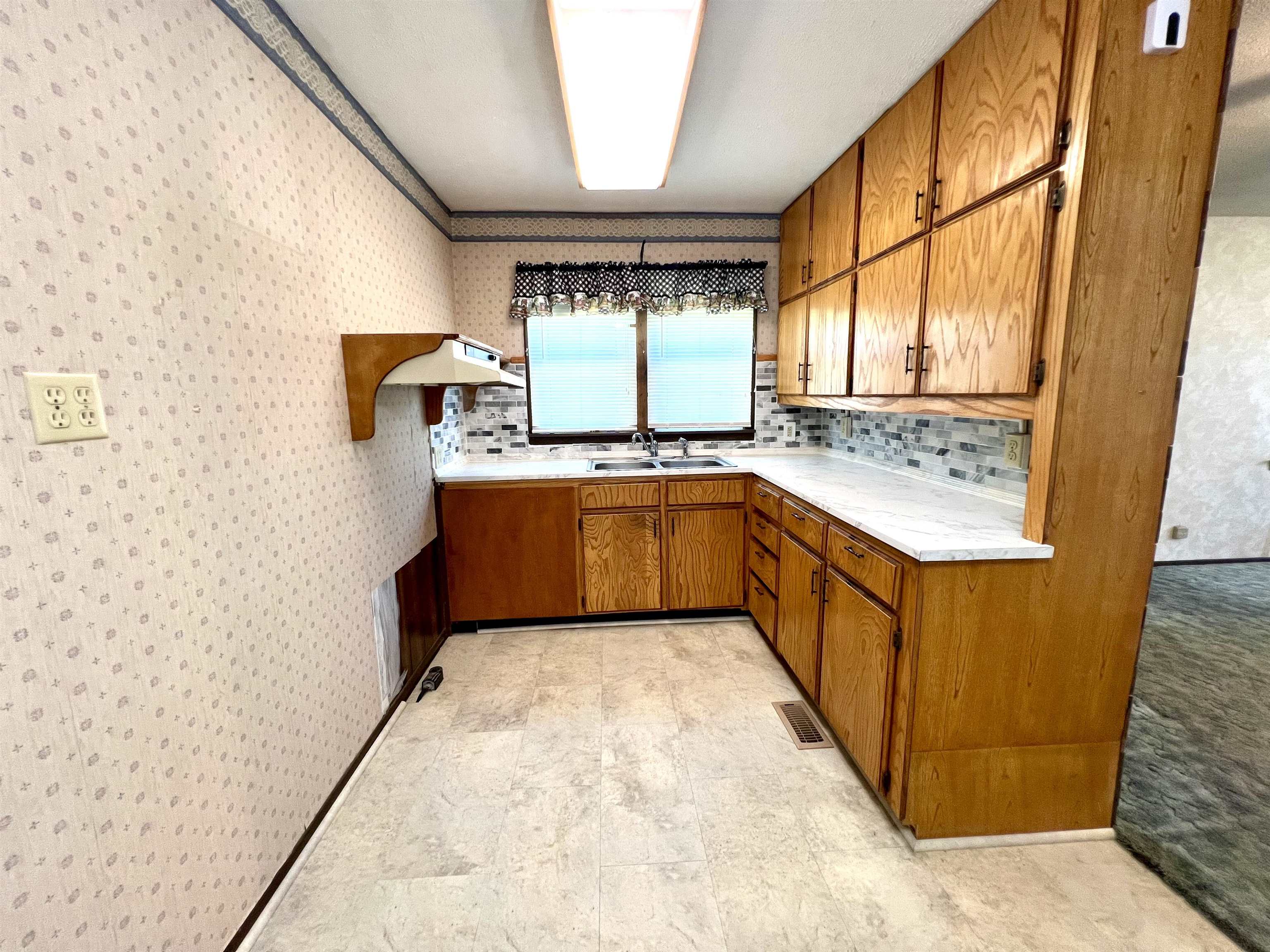 1524 W Oklahoma