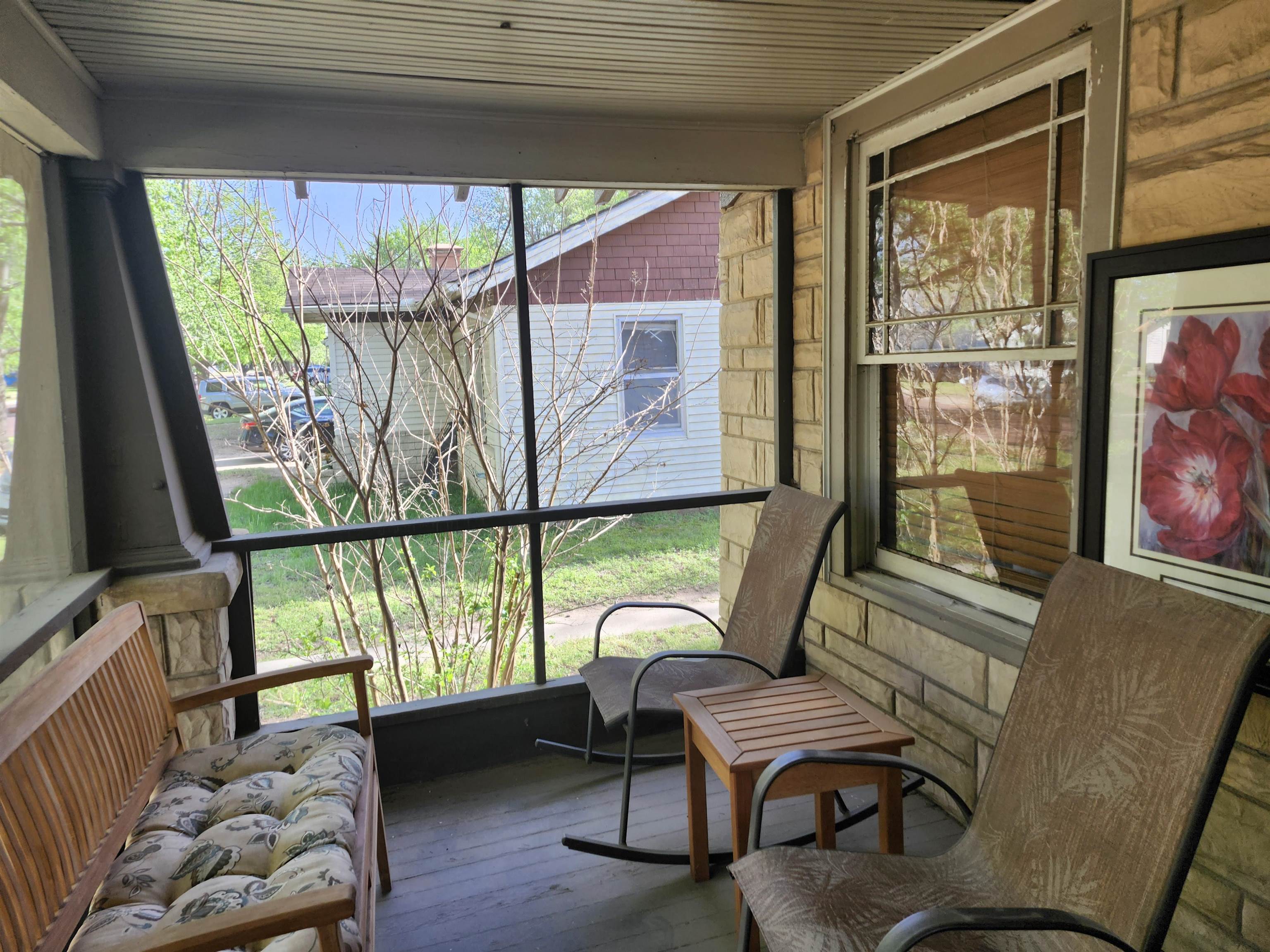 1323 N 2nd