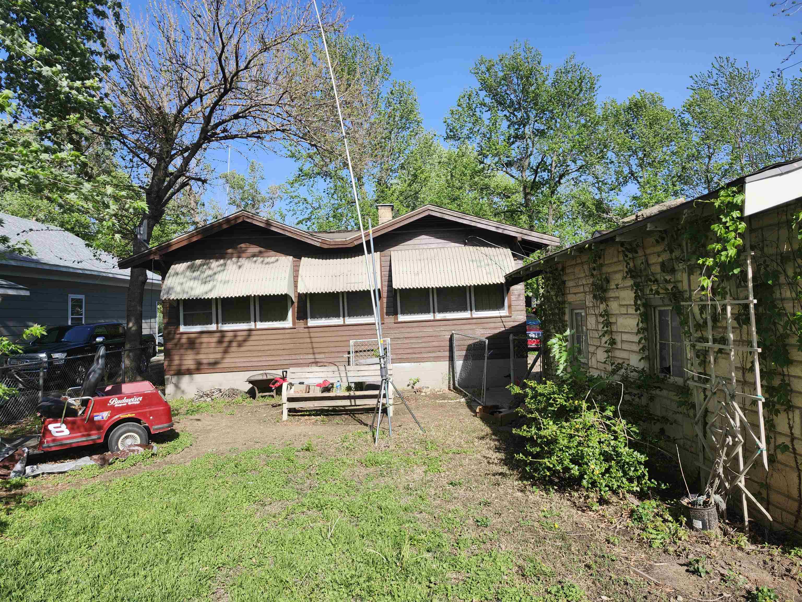 1323 N 2nd