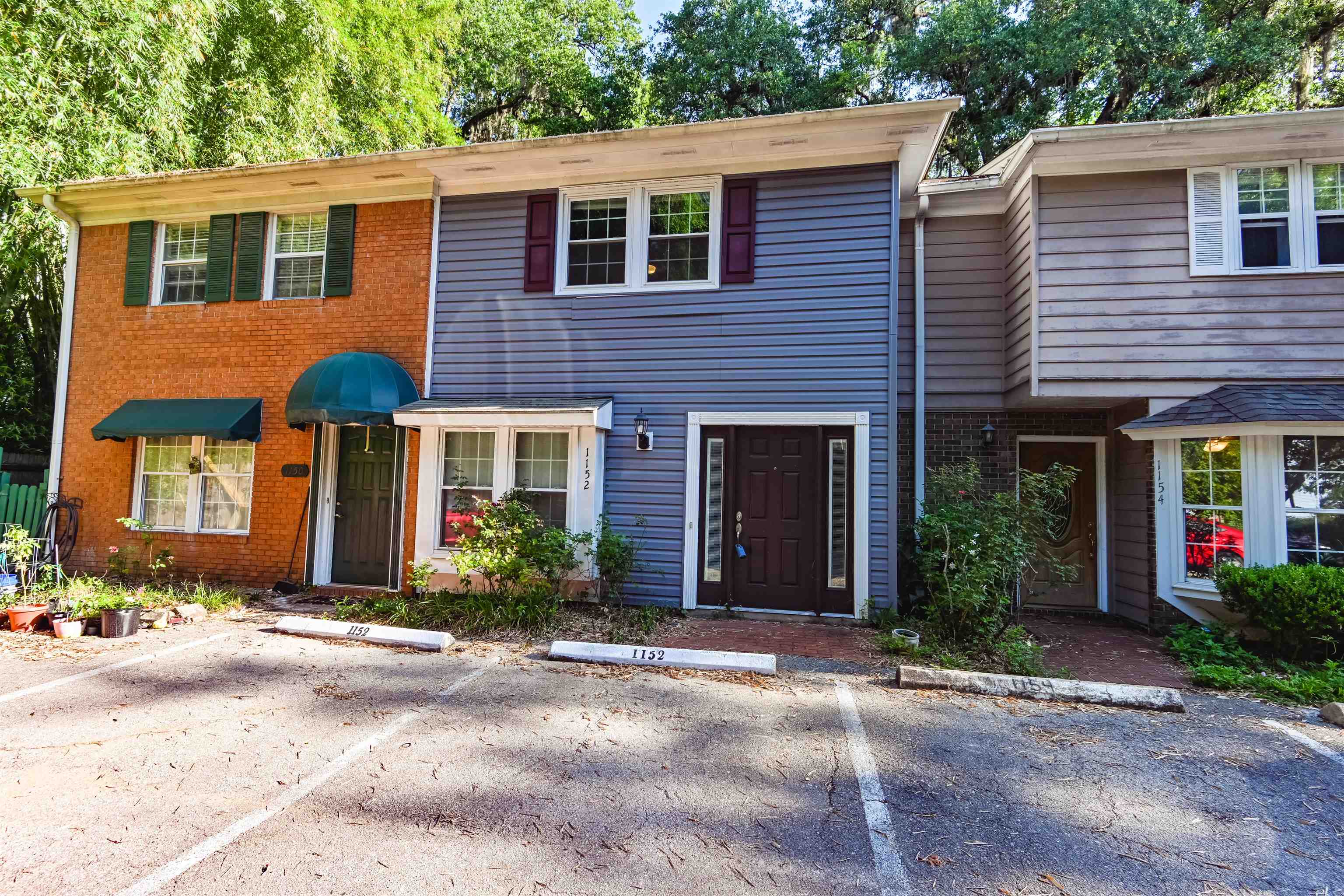 This stylish townhouse is ready for new owners! This awesome home is located right off of Magnolia Drive in north central Tallahassee, just minutes from all the shopping, food, and amenities you can think of! Close to the Governors Square Marketplace and mall, just 1 mile from midtown! This is a prime location and a great home with 2 beds and 2.5 baths! There is no HOA, it was removed before 2005.