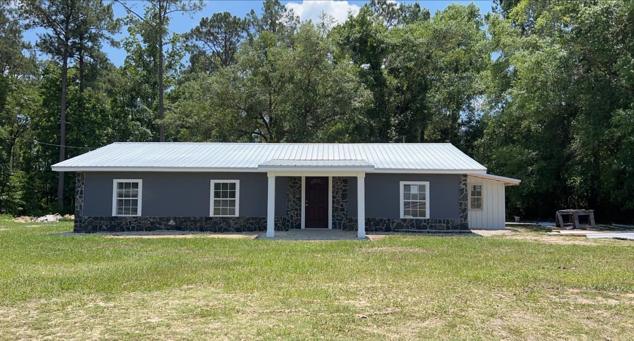 Newly remodeled & renovated, this property is PERFECT for the 1st time home buyer or ANYONE in between! 3Br/1.5Ba, 1500 Sq feet, 1.65 acres.  Home is located in rural Hosford, Florida, Liberty County.