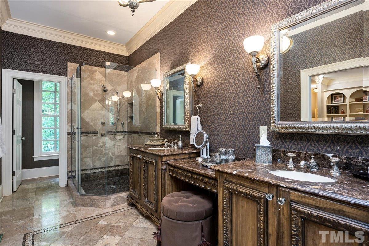 Large Bath with Double Vanities, Soaking Tub, Shower, Water Closet