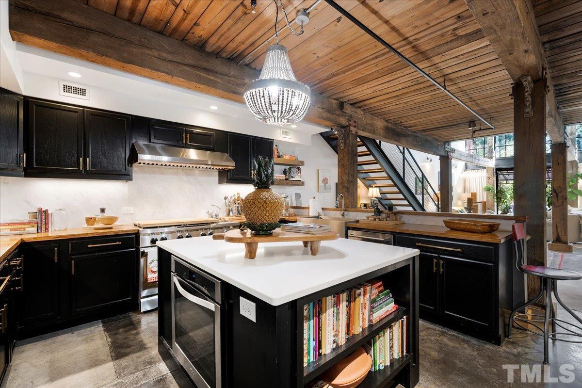 Be in the mix of it all while entertaining in this gorgeous chefs kitchen