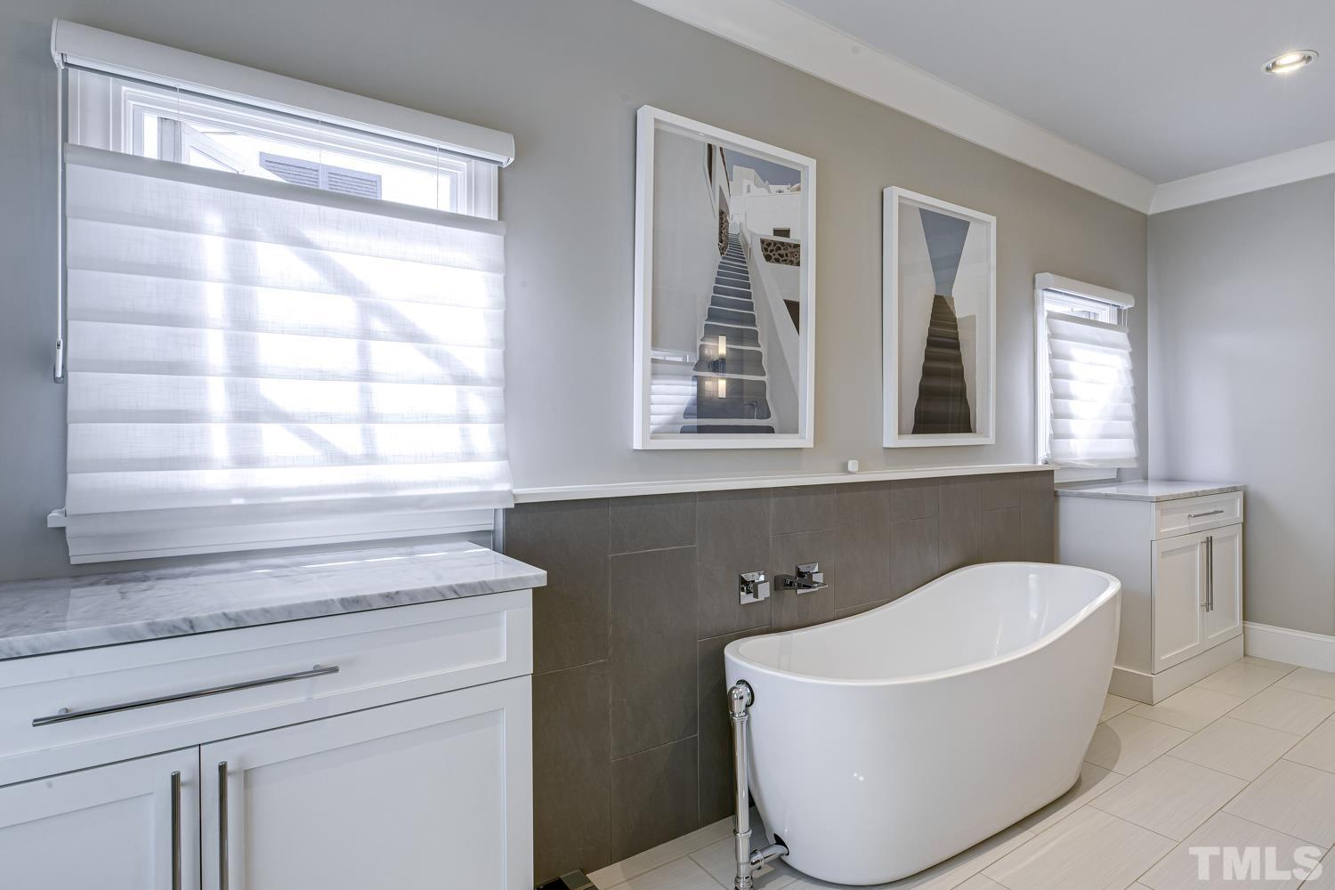 Soaking TUB -it will become one of your favorite spots to relax after a long day!