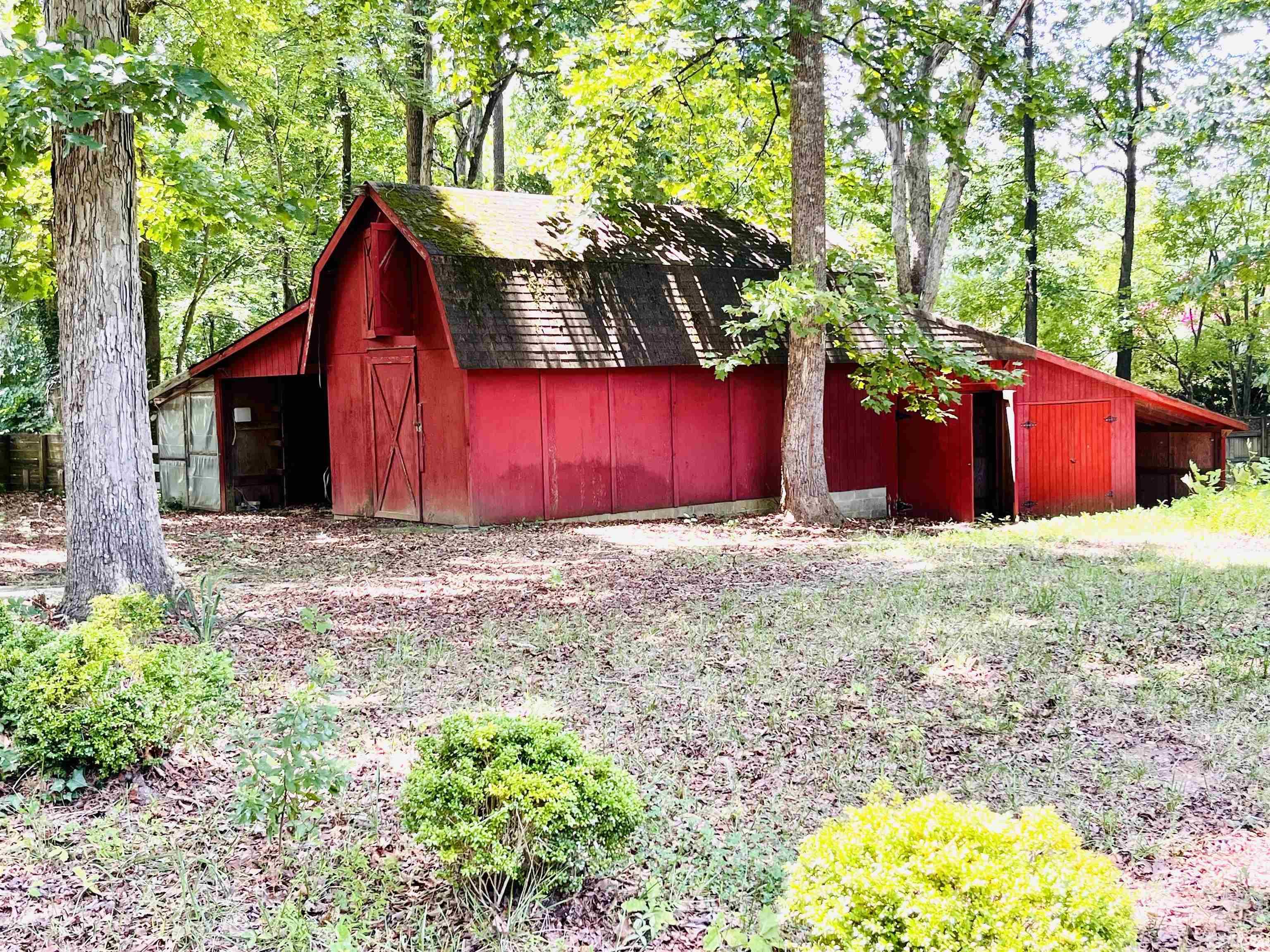 Charming barn with a ton of potential!